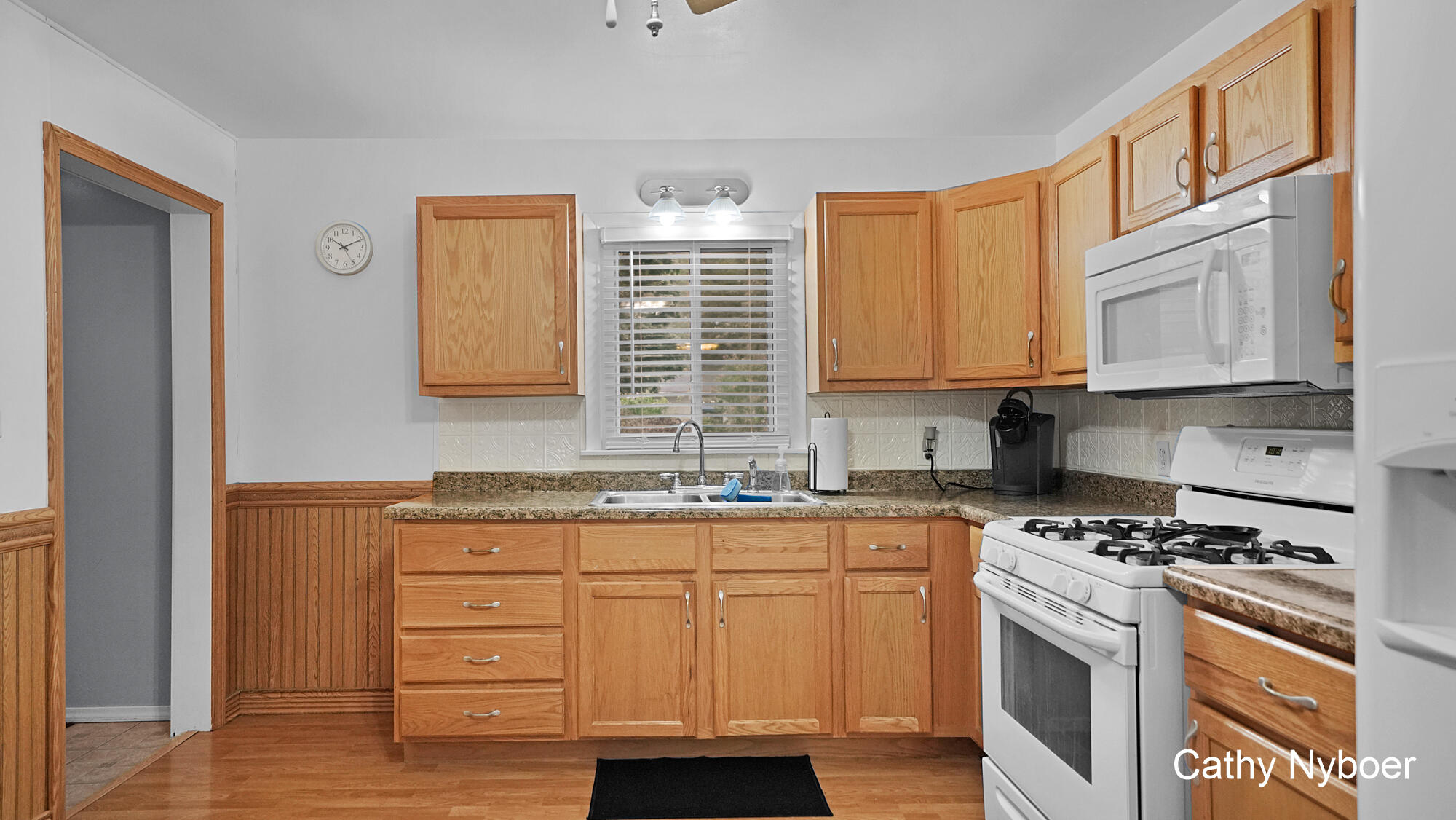 656 West Street Muskegon MI 49442