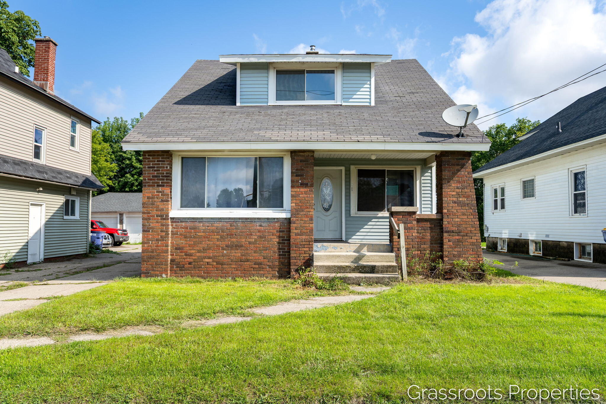 1109 Fulton Street W Grand Rapids MI 49504