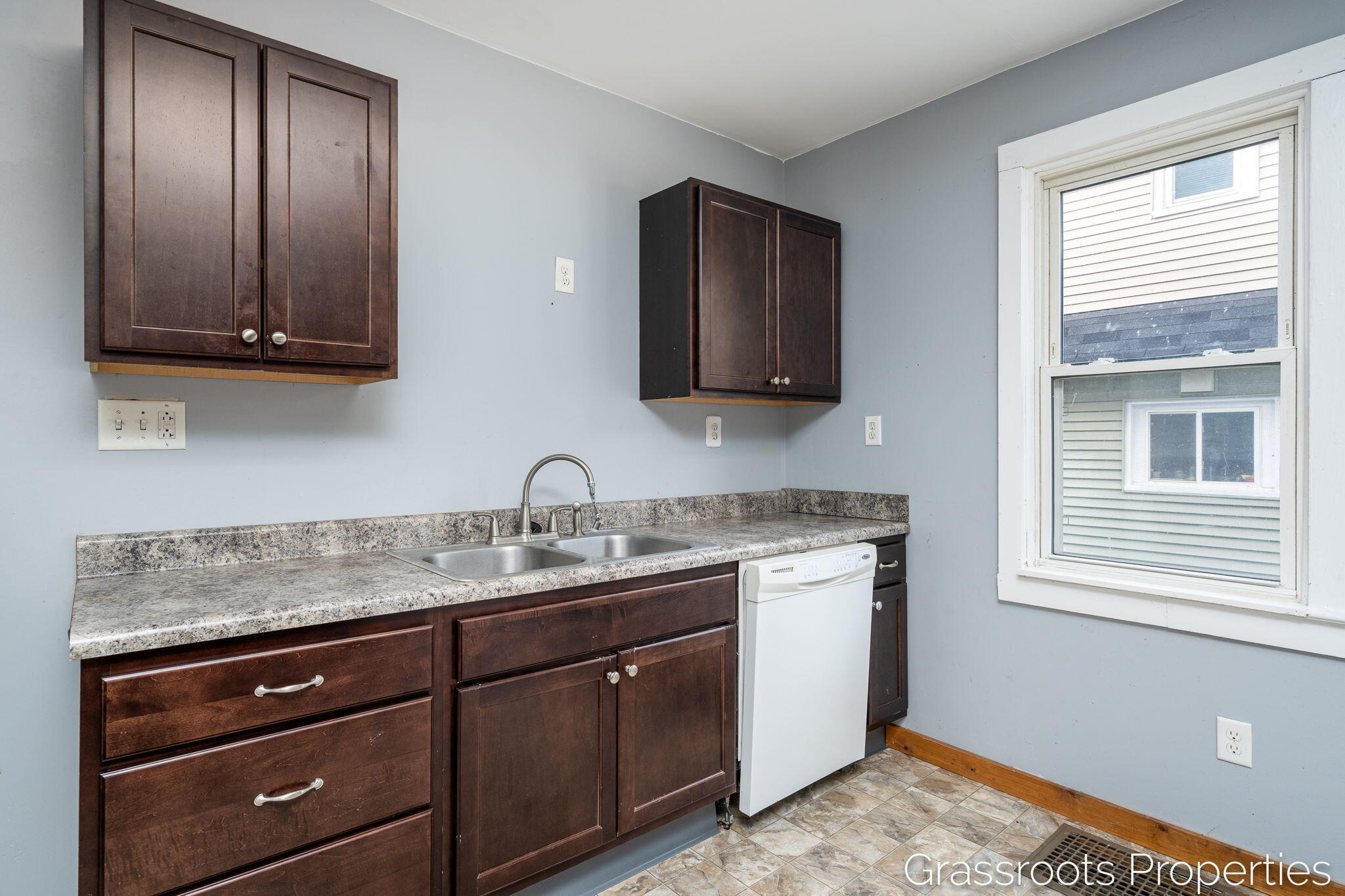 1109 Fulton Street W Grand Rapids MI 49504