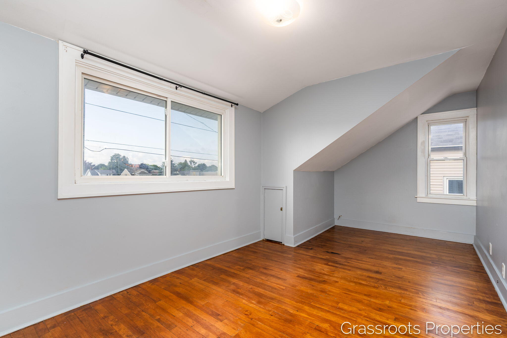 1109 Fulton Street W Grand Rapids MI 49504