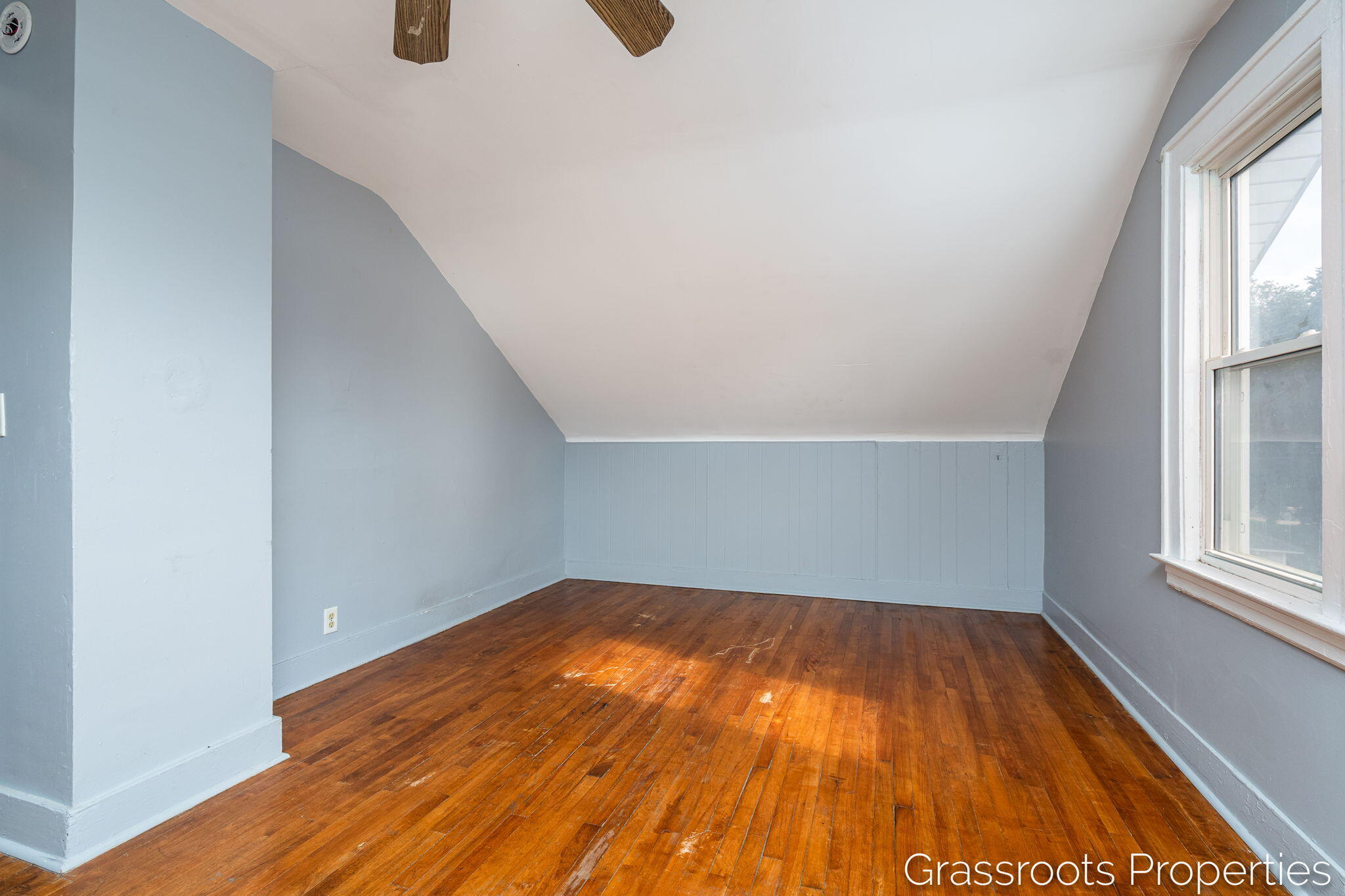 1109 Fulton Street W Grand Rapids MI 49504