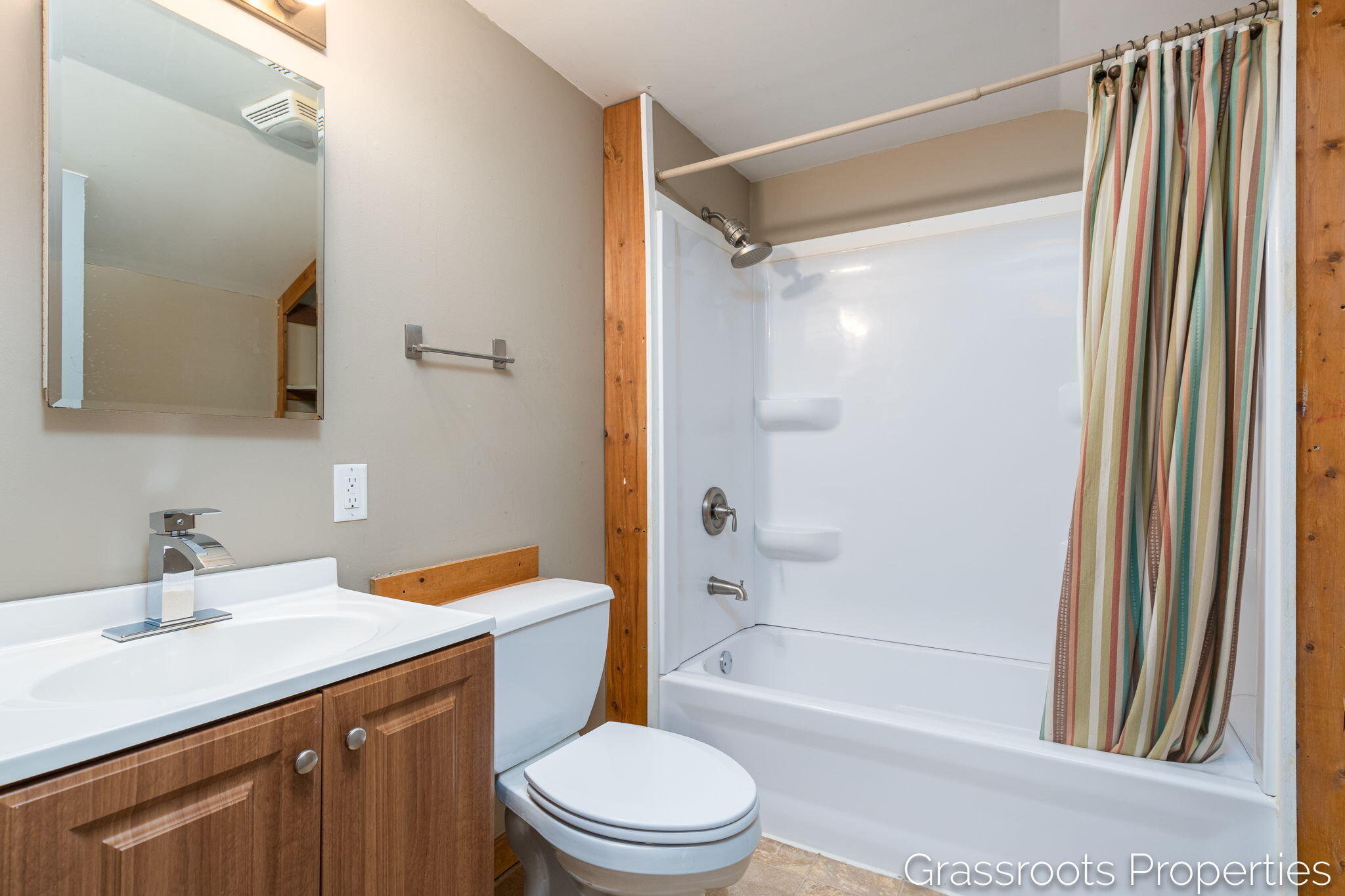 1109 Fulton Street W Grand Rapids MI 49504