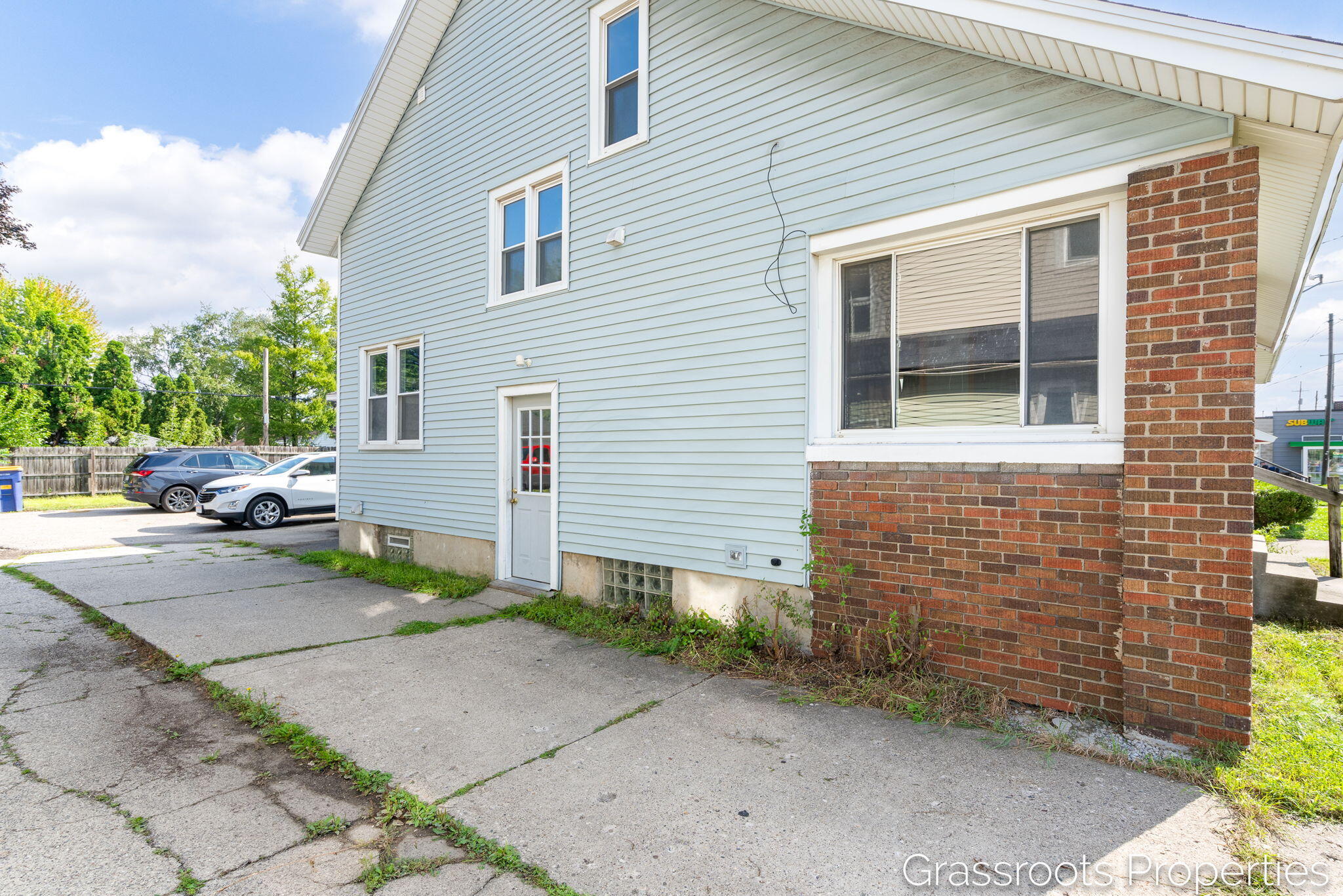 1109 Fulton Street W Grand Rapids MI 49504