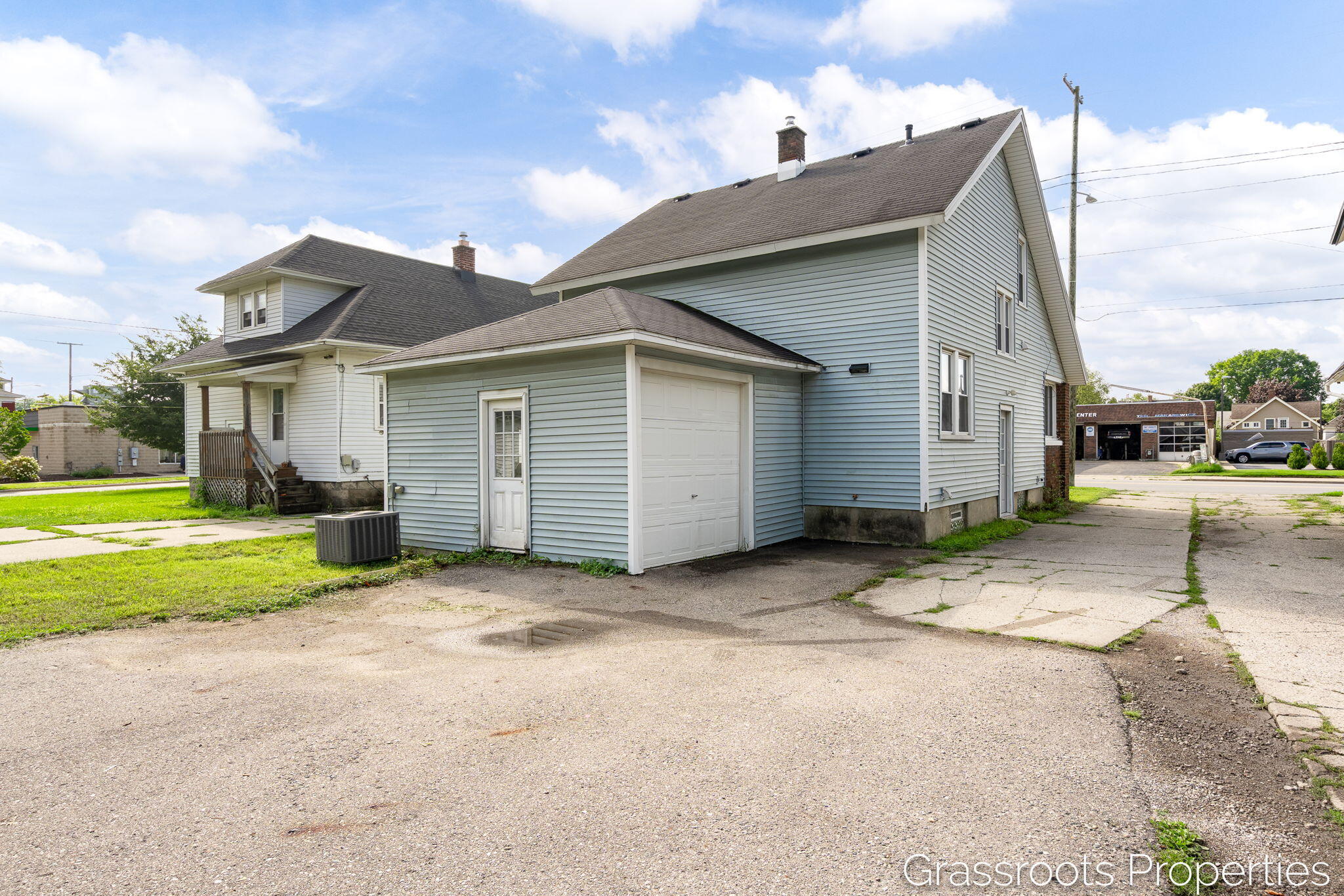 1109 Fulton Street W Grand Rapids MI 49504