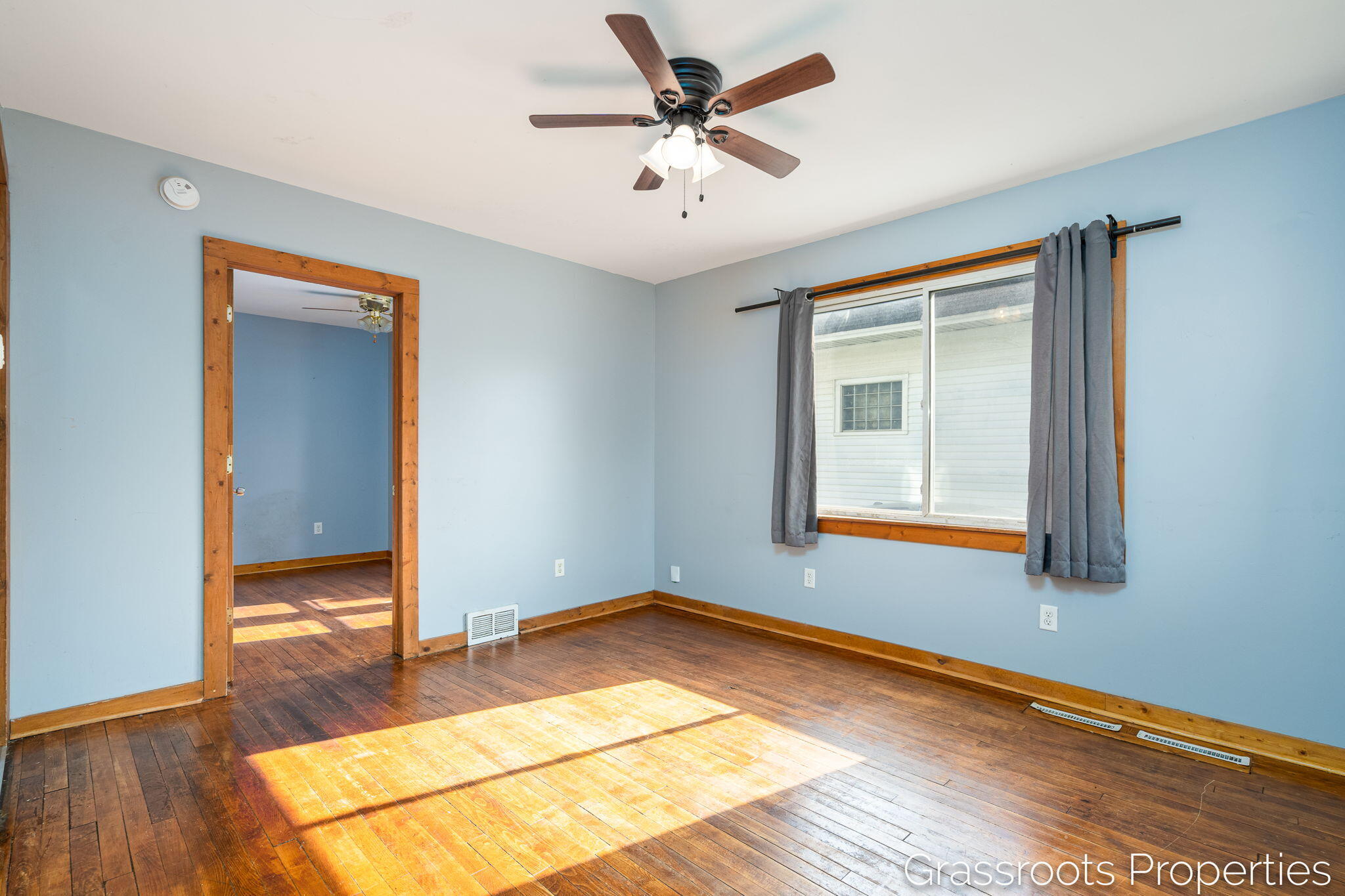 1109 Fulton Street W Grand Rapids MI 49504