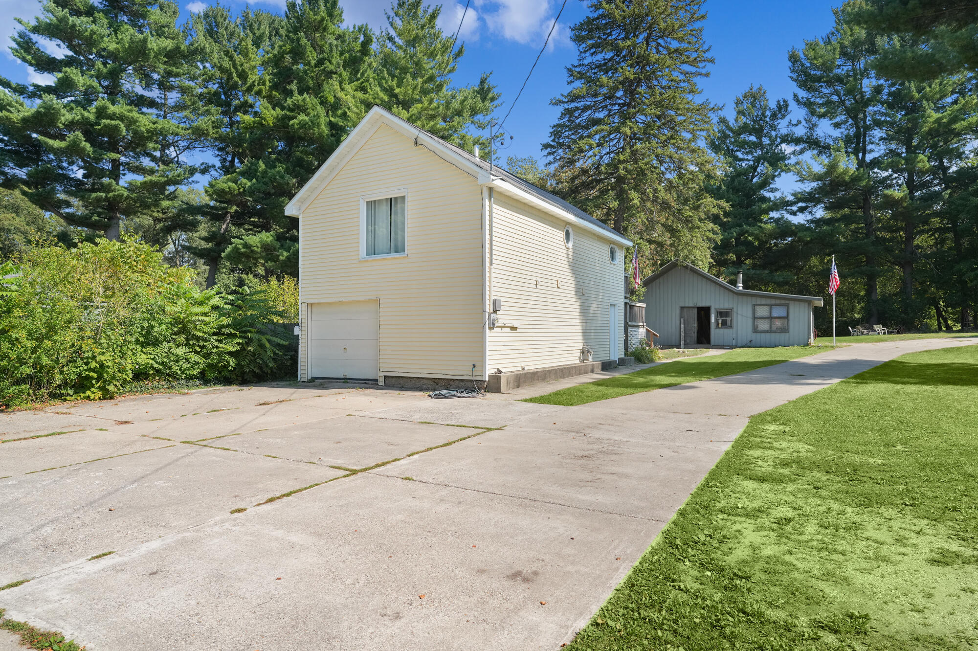 126 N Monroe Street Rockford MI 49341
