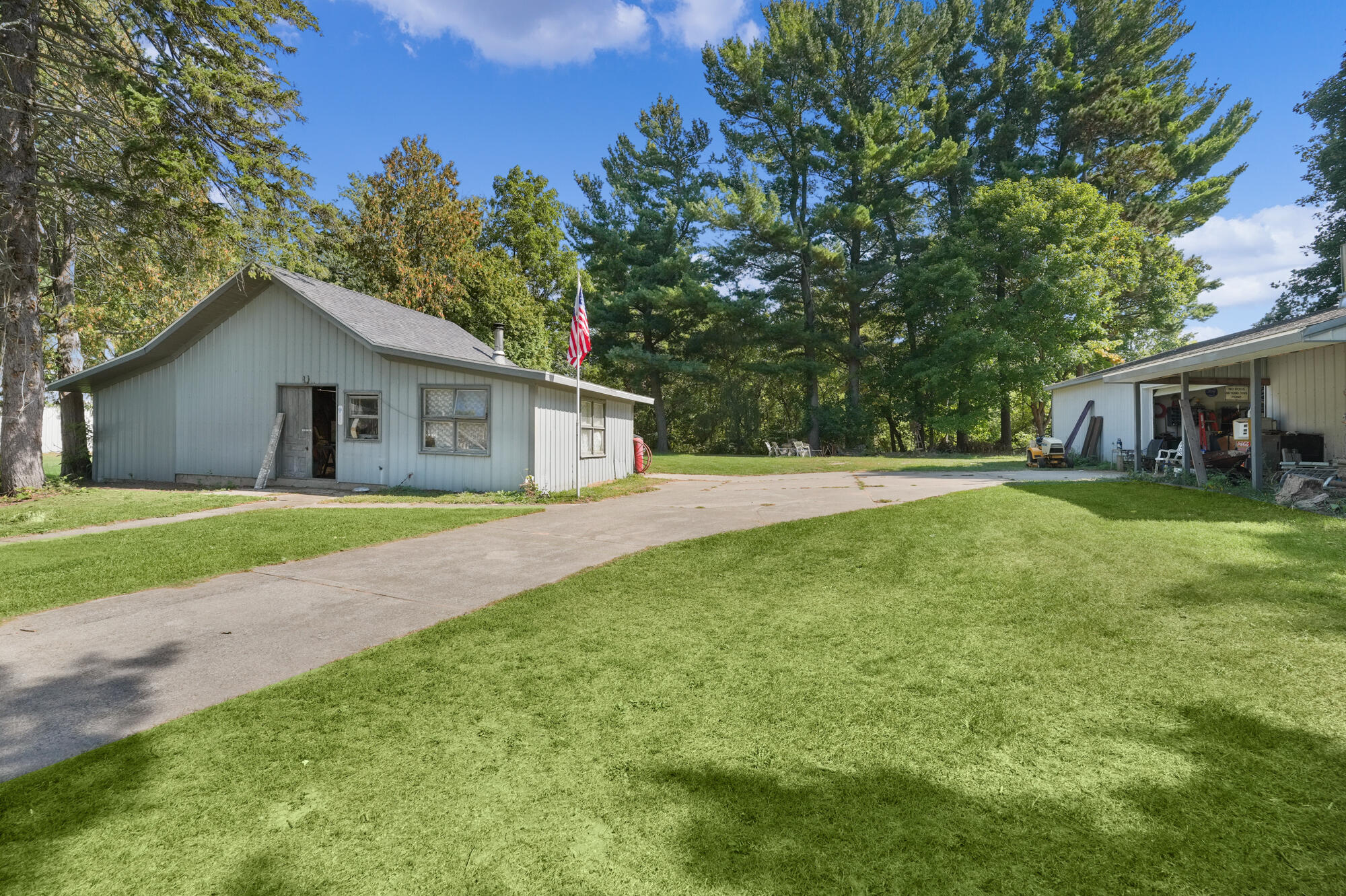 126 N Monroe Street Rockford MI 49341