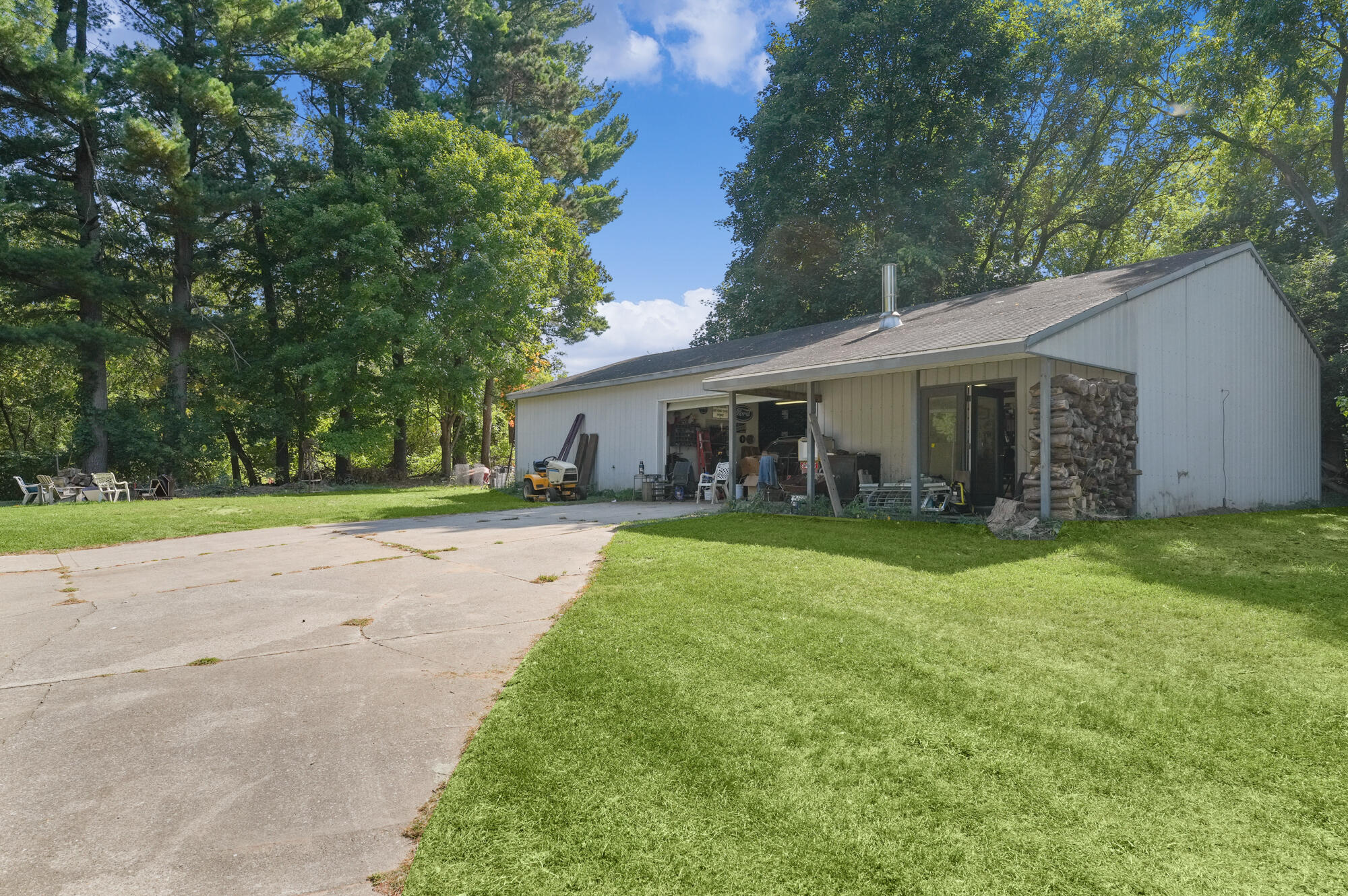 126 N Monroe Street Rockford MI 49341