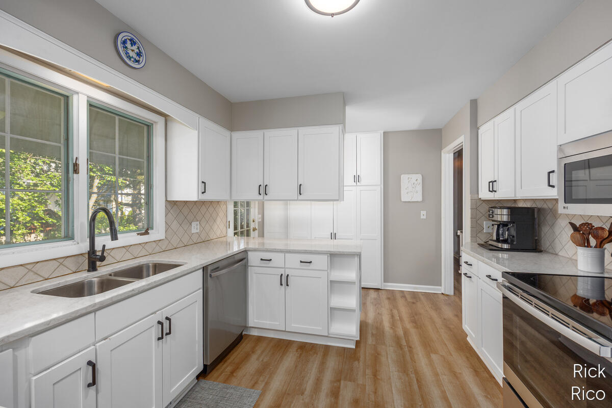 1609 Oxford Drive SE East Grand Rapids MI 49506