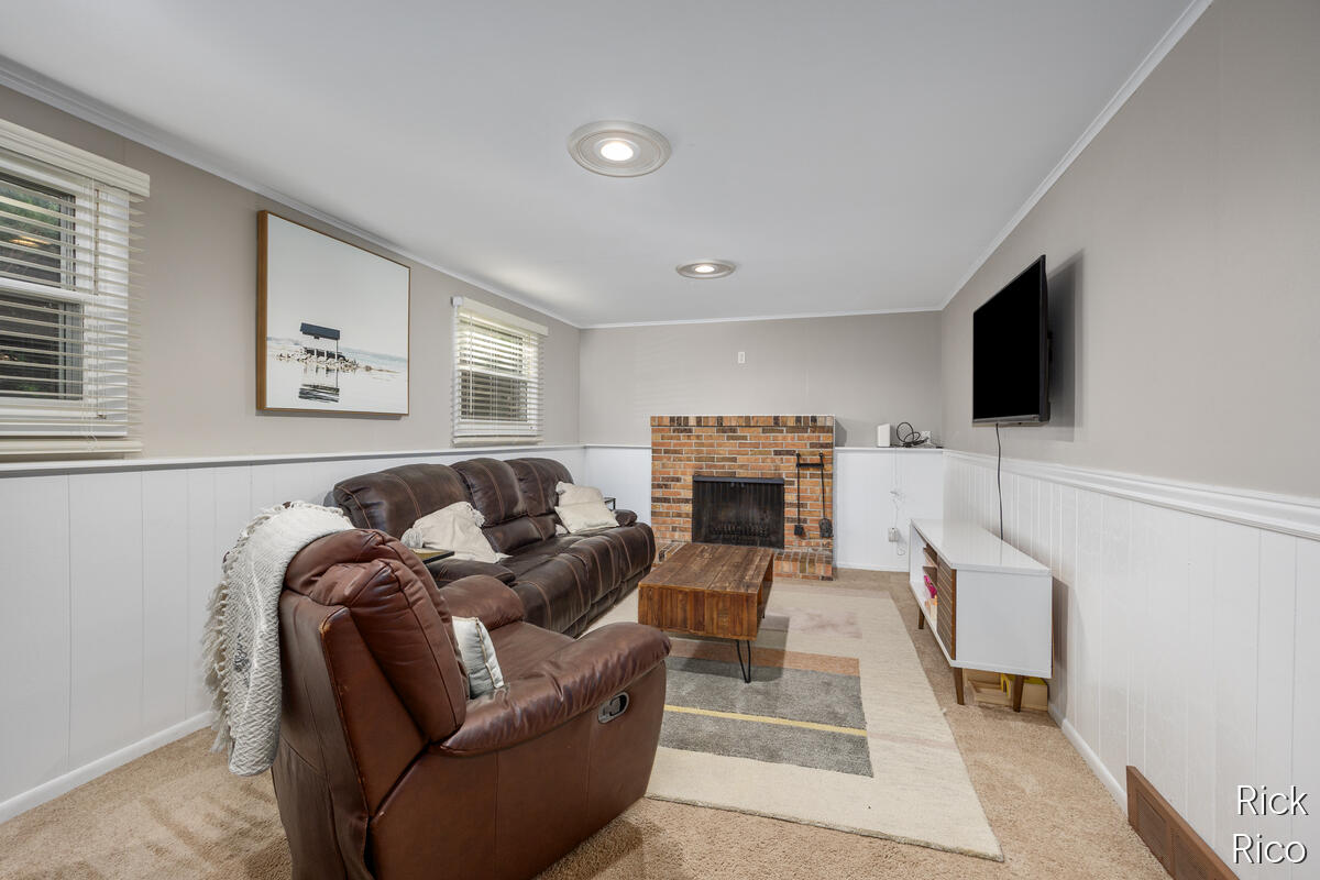 1609 Oxford Drive SE East Grand Rapids MI 49506