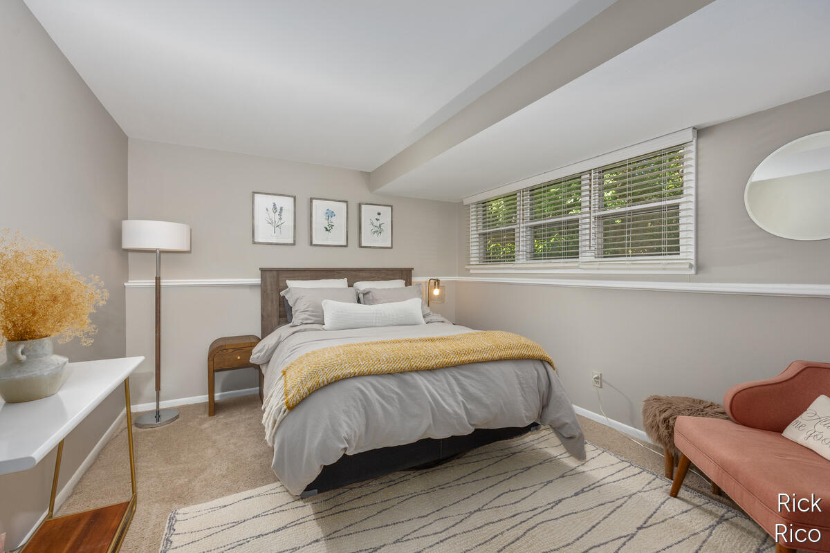 1609 Oxford Drive SE East Grand Rapids MI 49506