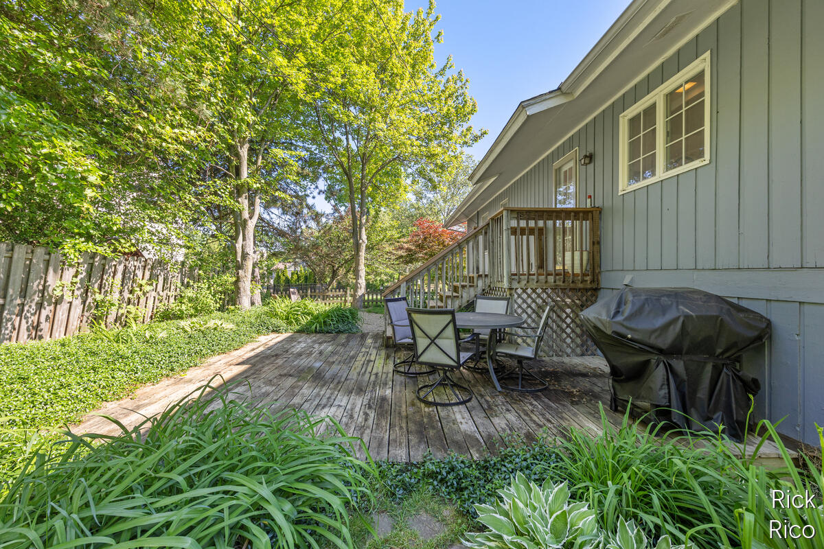 1609 Oxford Drive SE East Grand Rapids MI 49506