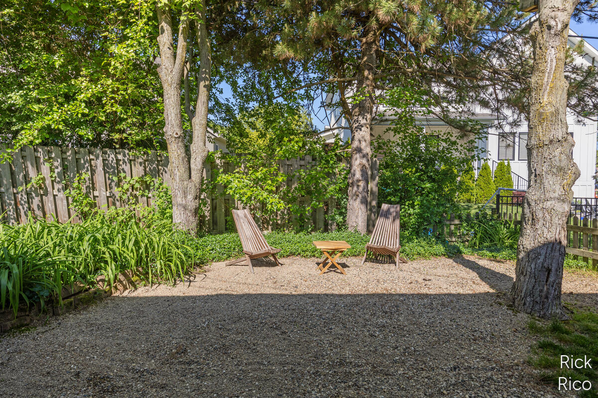 1609 Oxford Drive SE East Grand Rapids MI 49506