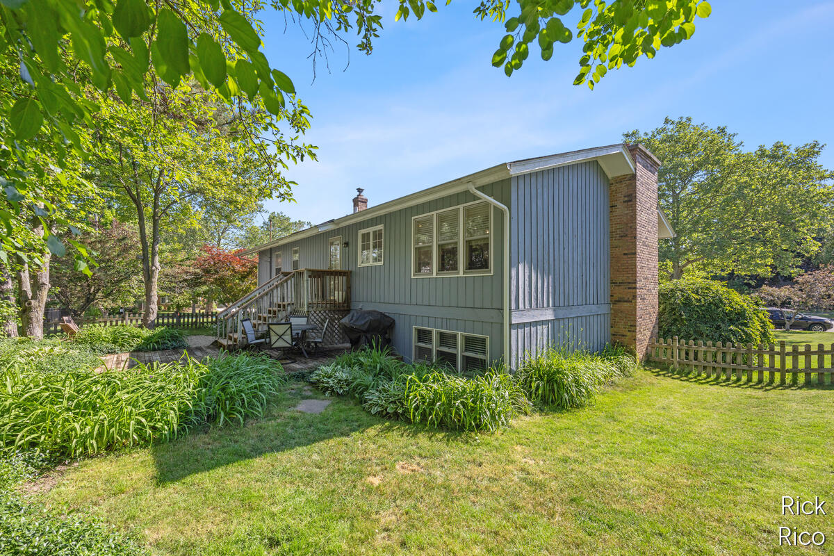 1609 Oxford Drive SE East Grand Rapids MI 49506