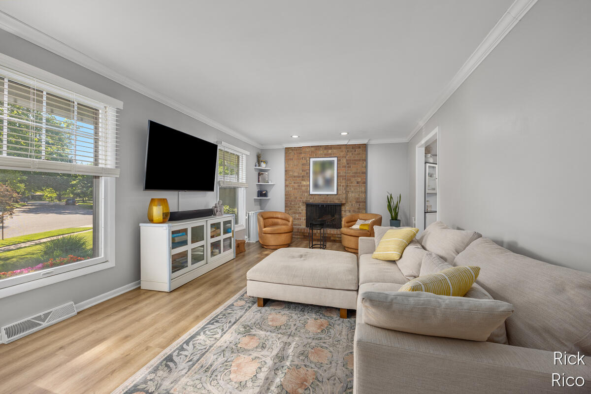 1609 Oxford Drive SE East Grand Rapids MI 49506