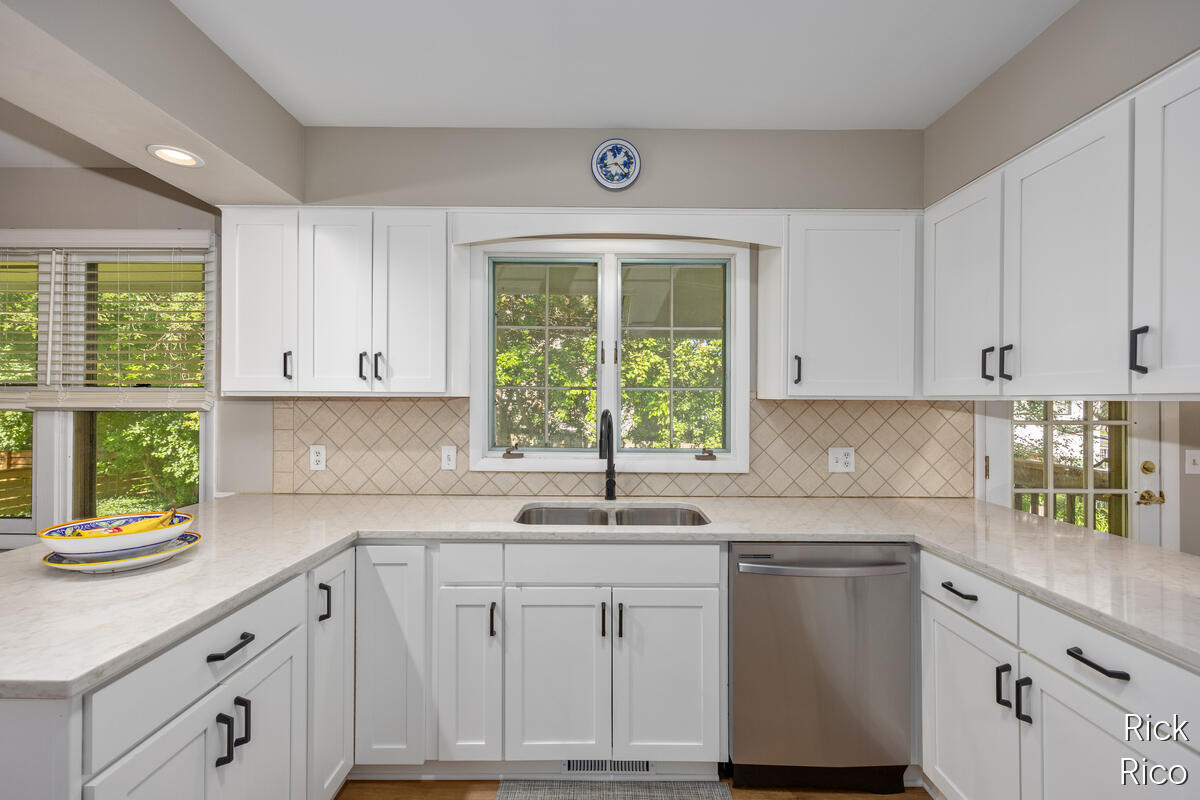 1609 Oxford Drive SE East Grand Rapids MI 49506
