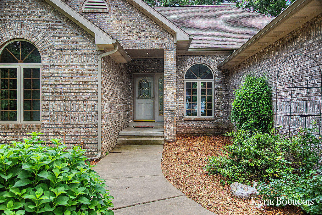 5180 Brookestone Drive NE Rockford MI 49341