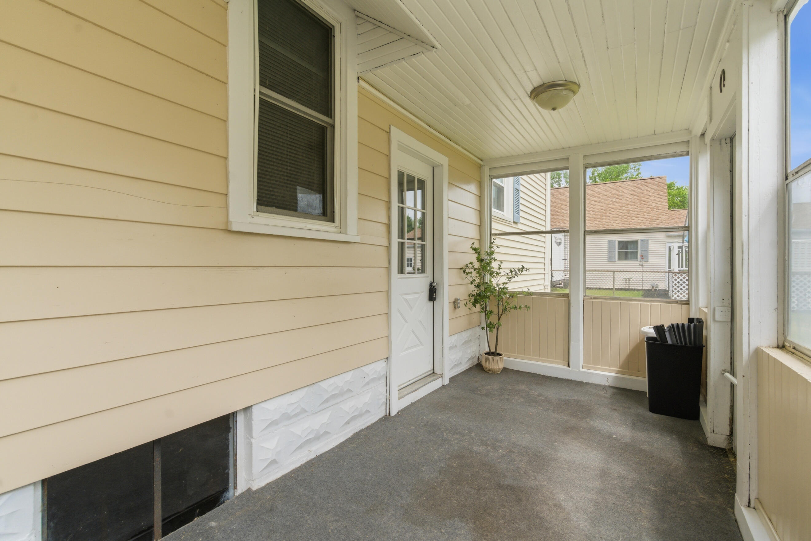 557 Ferris Street Kalamazoo MI 49048