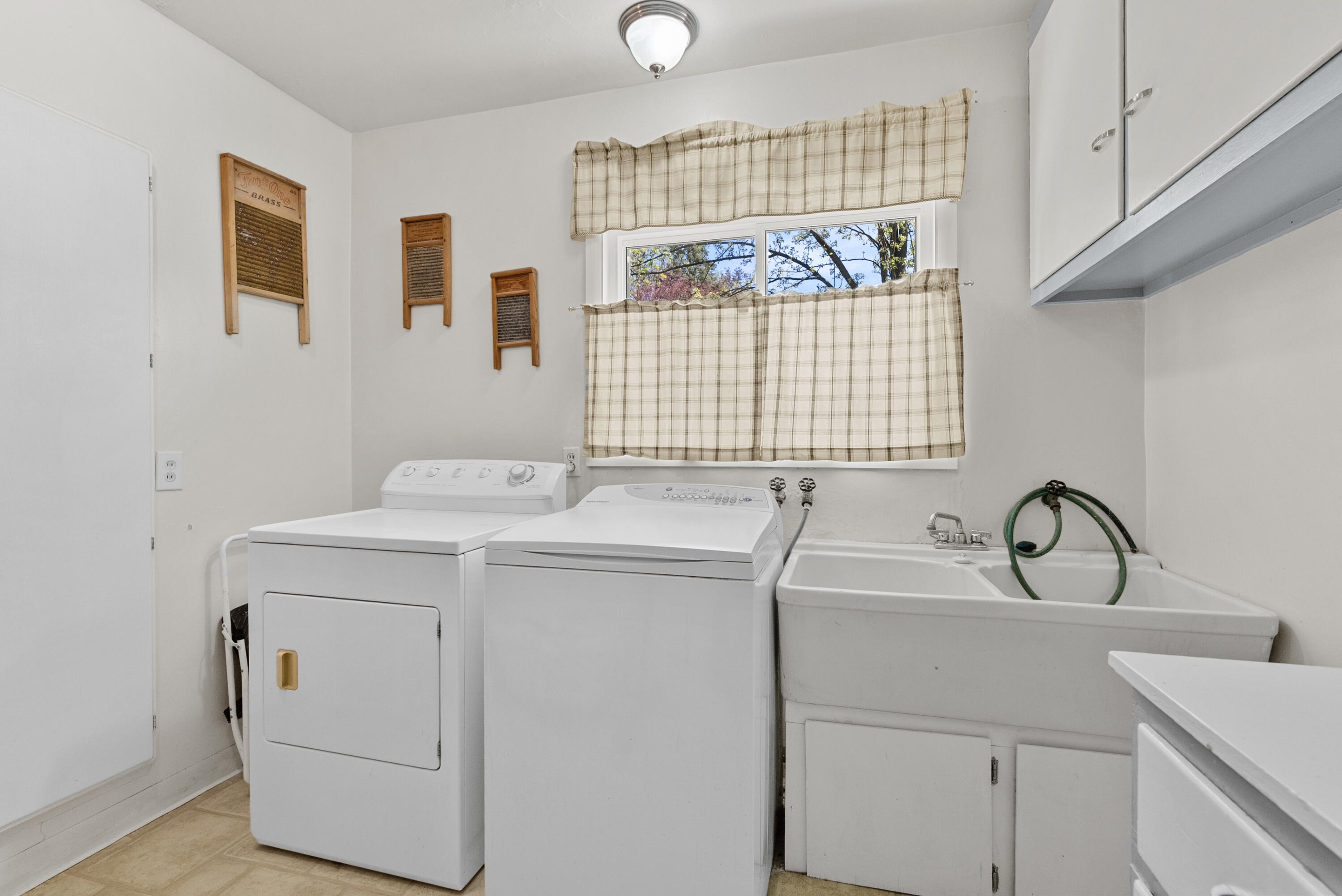2421 Waite Avenue Kalamazoo MI 49008