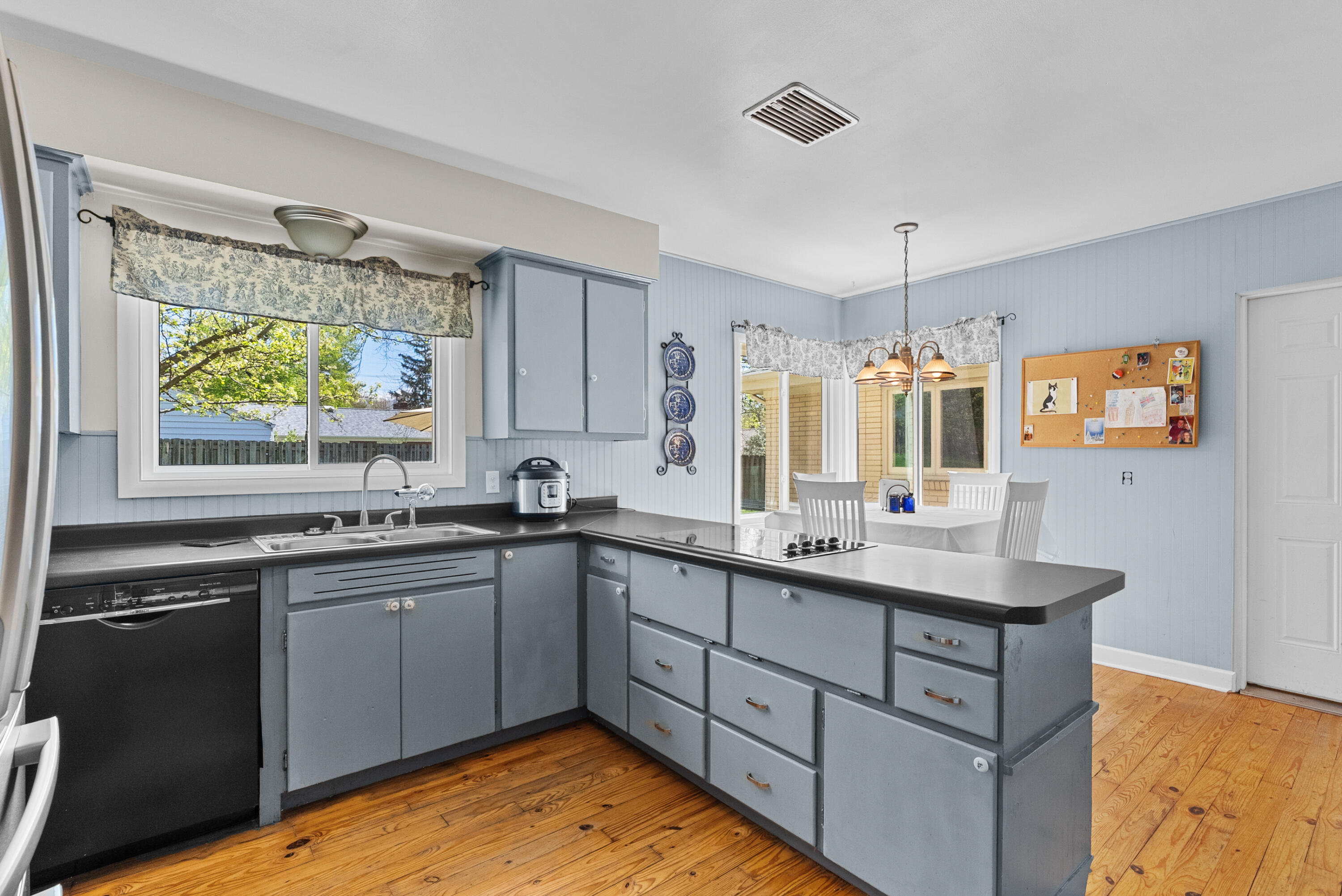 2421 Waite Avenue Kalamazoo MI 49008