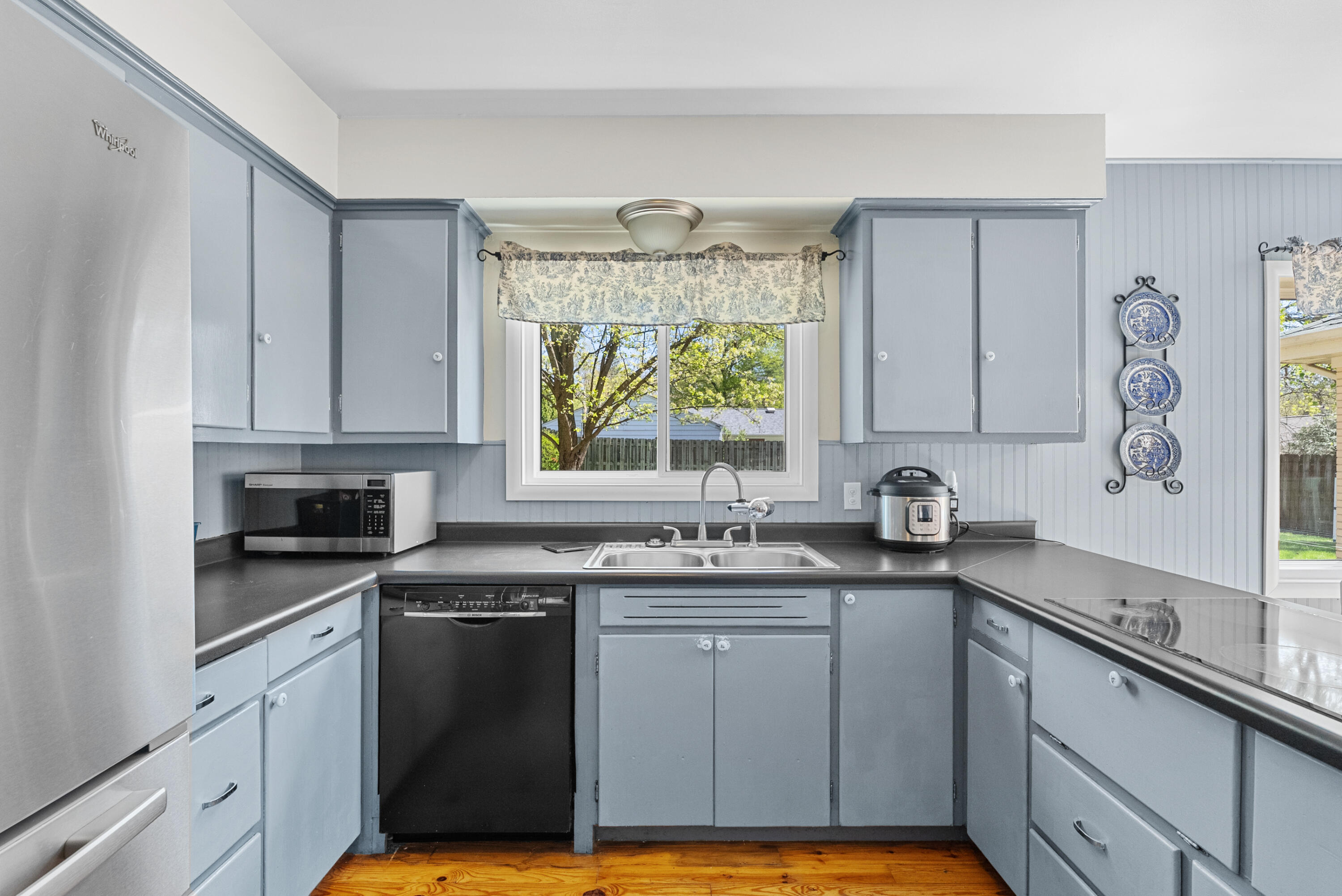 2421 Waite Avenue Kalamazoo MI 49008