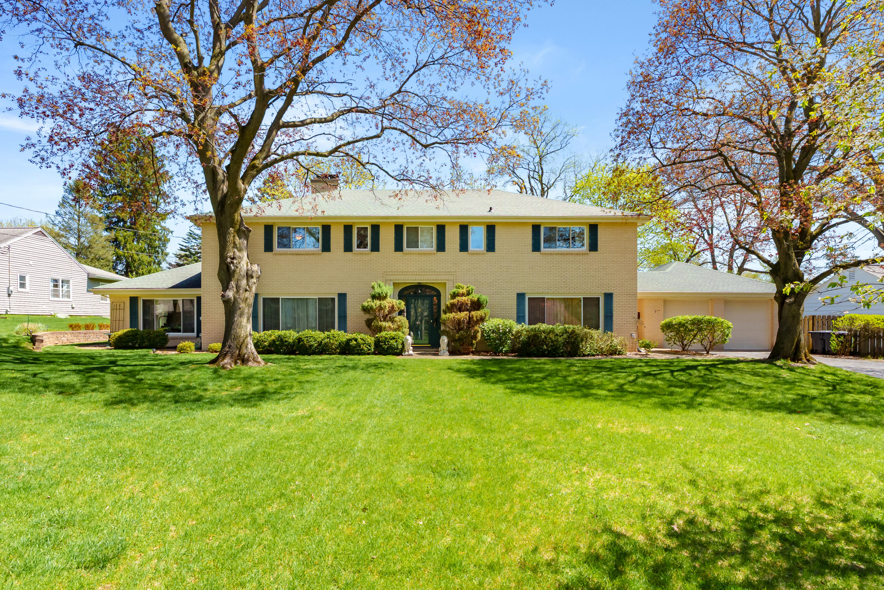2421 Waite Avenue Kalamazoo MI 49008