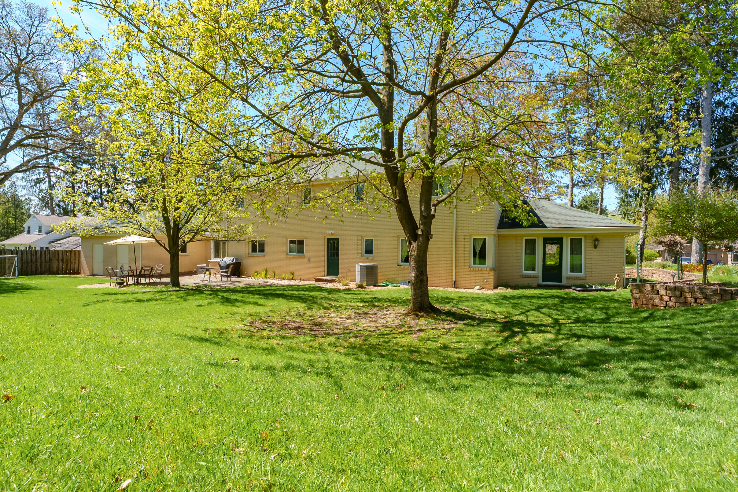 2421 Waite Avenue Kalamazoo MI 49008