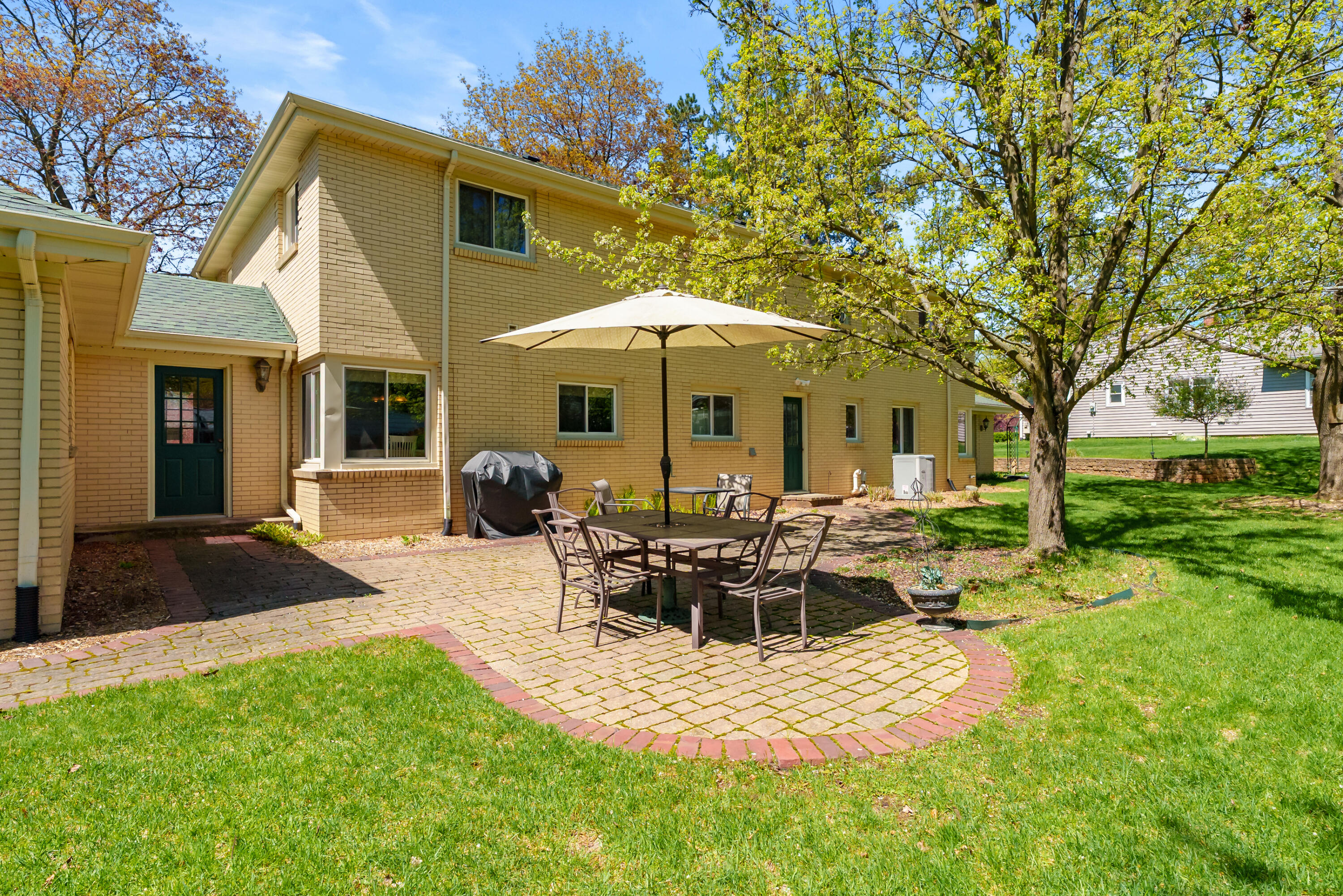 2421 Waite Avenue Kalamazoo MI 49008