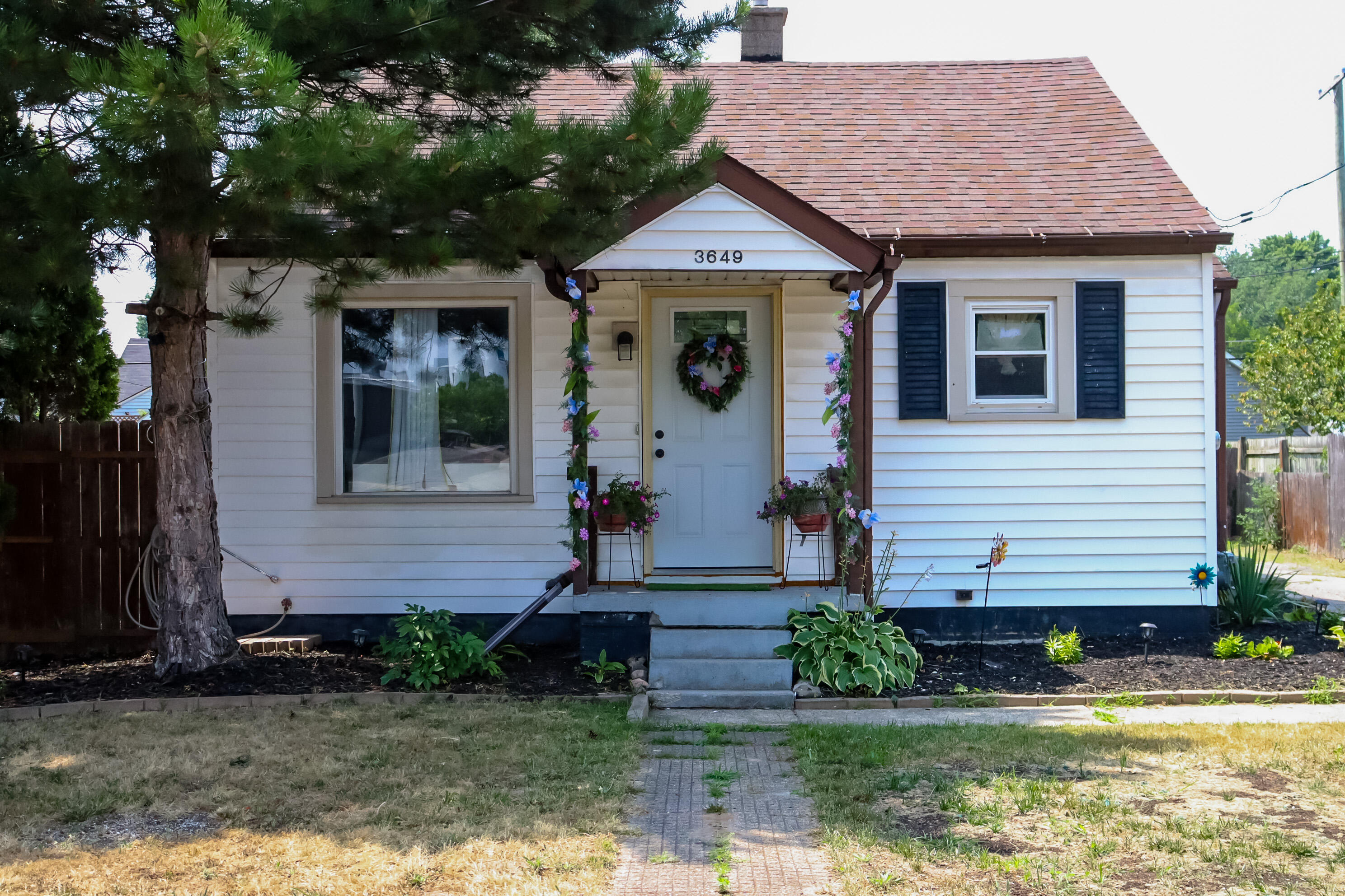 3649 Jefferson Avenue SE Grand Rapids MI 49548