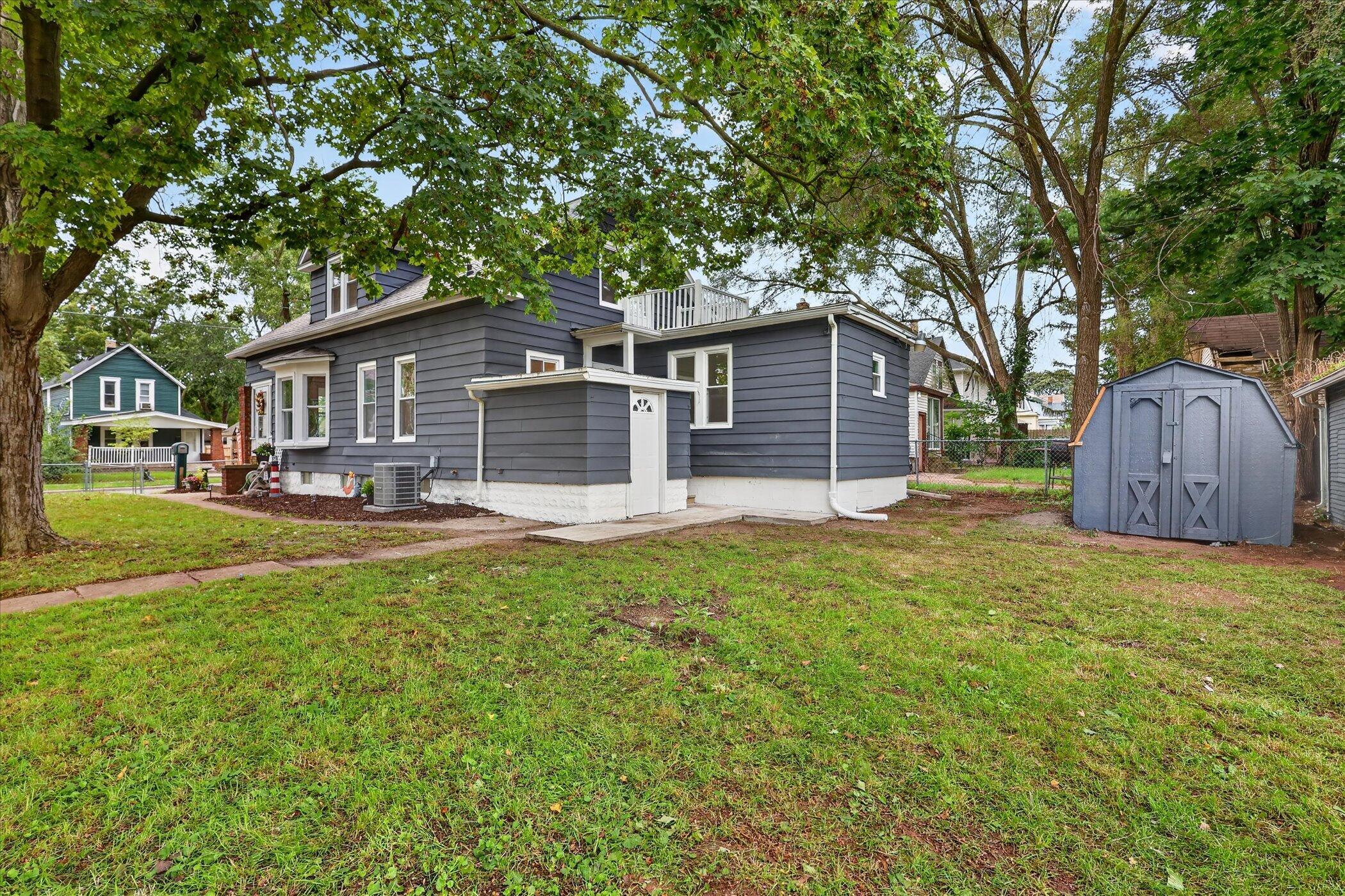 1009 Adams Street SE Grand Rapids MI 49507