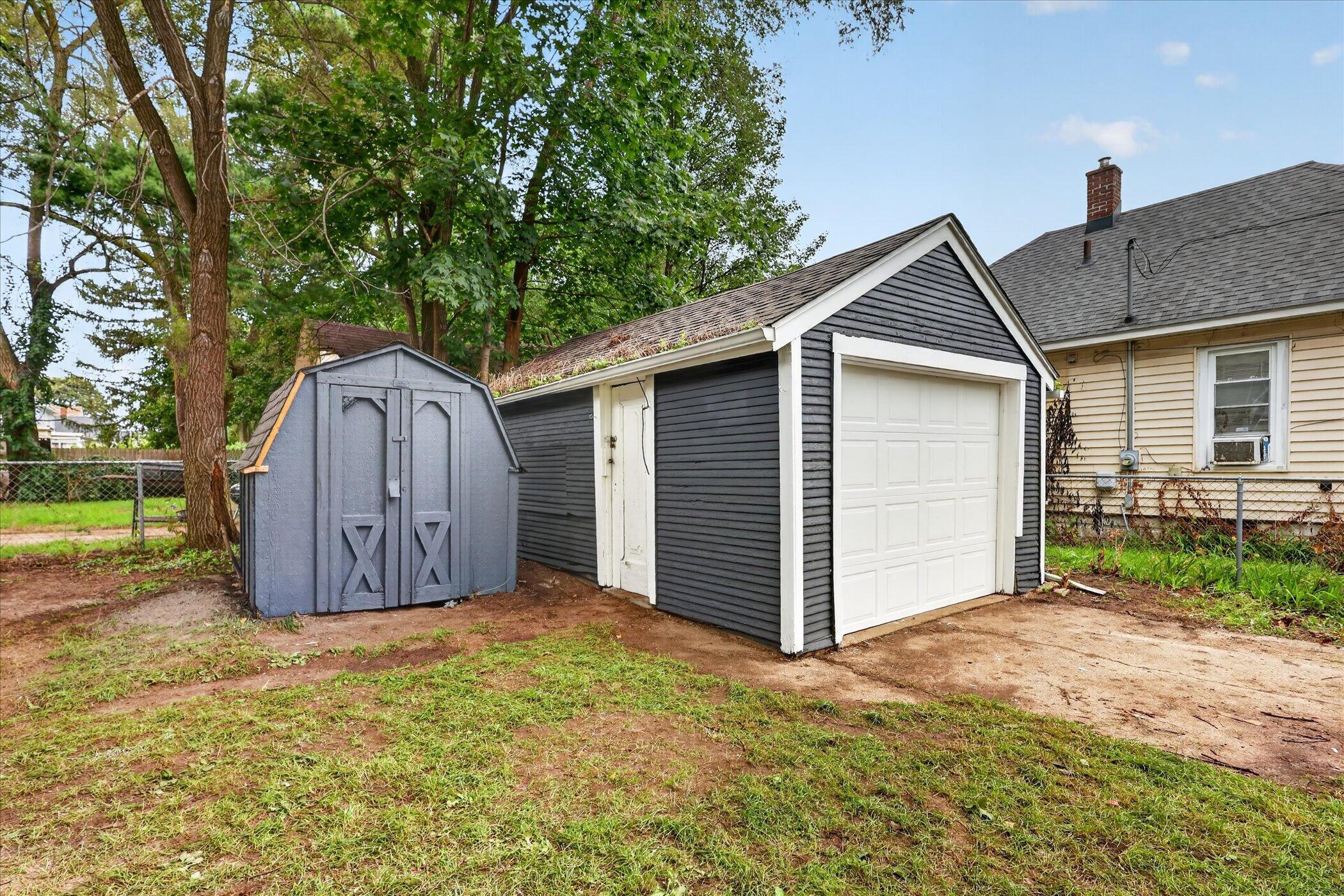 1009 Adams Street SE Grand Rapids MI 49507