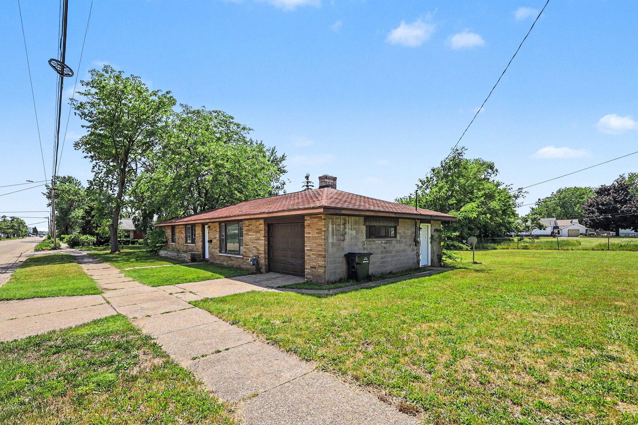 1635 Roberts Street Muskegon MI 49442