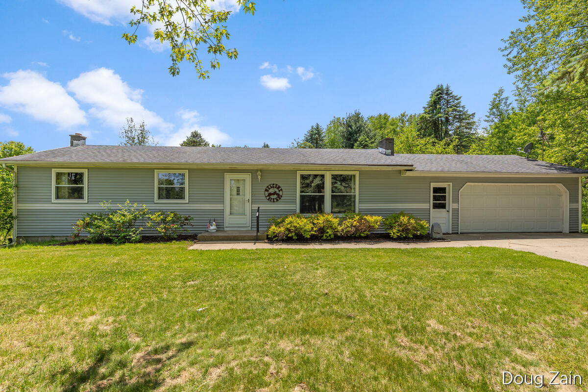 9090 11 Mile Road NE Rockford MI 49341