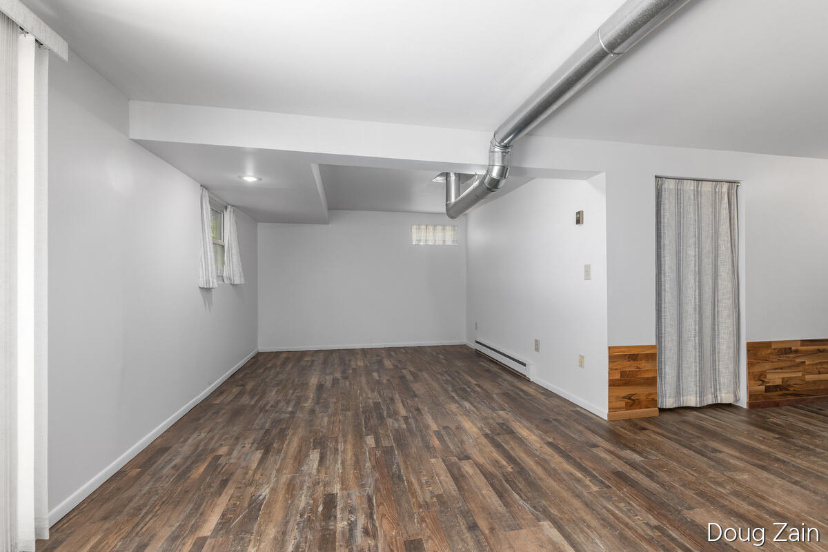 9090 11 Mile Road NE Rockford MI 49341