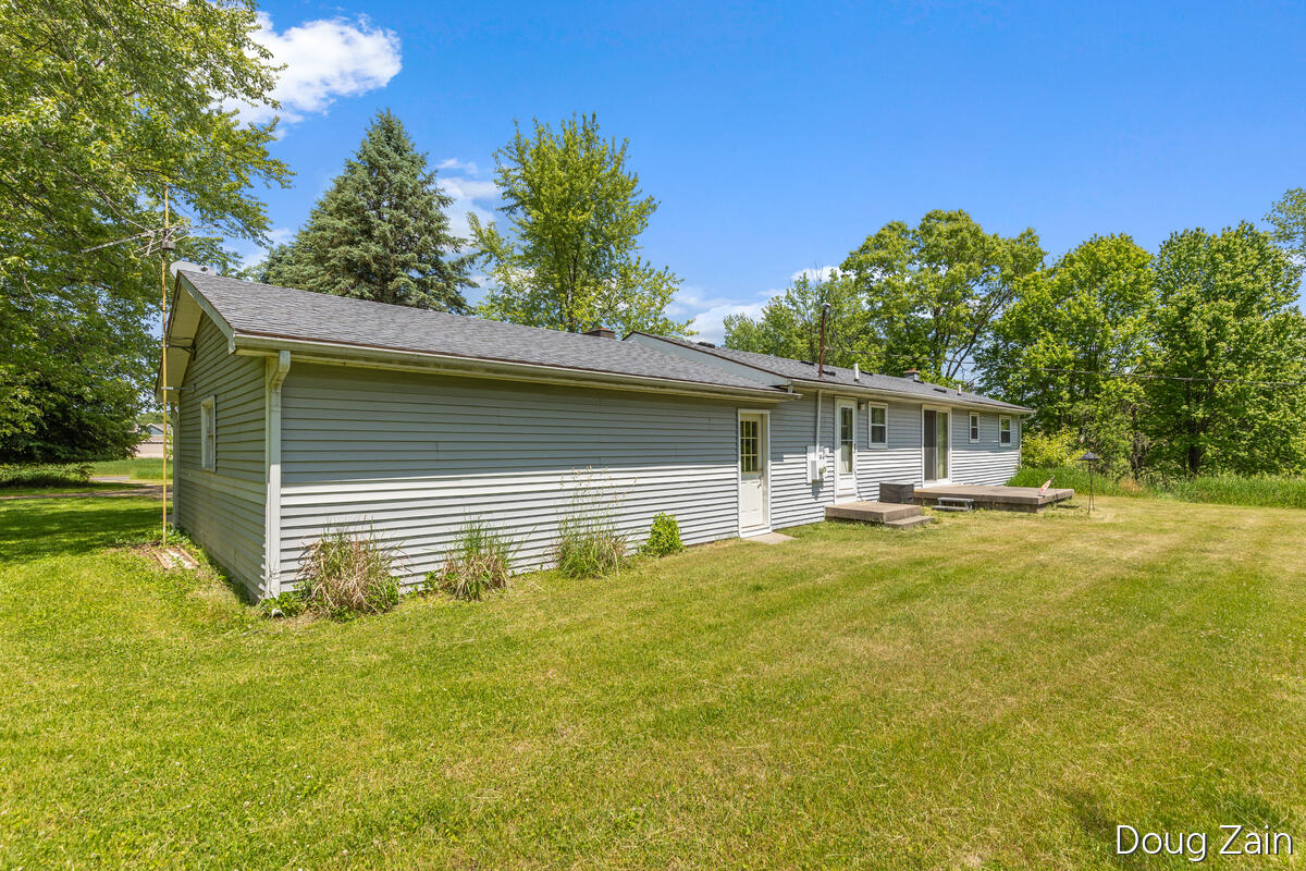 9090 11 Mile Road NE Rockford MI 49341