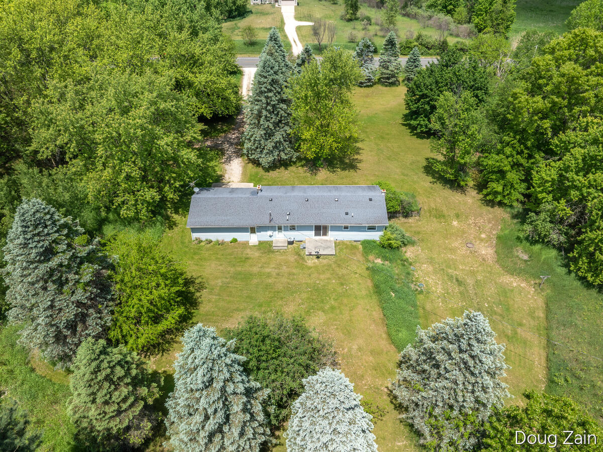 9090 11 Mile Road NE Rockford MI 49341