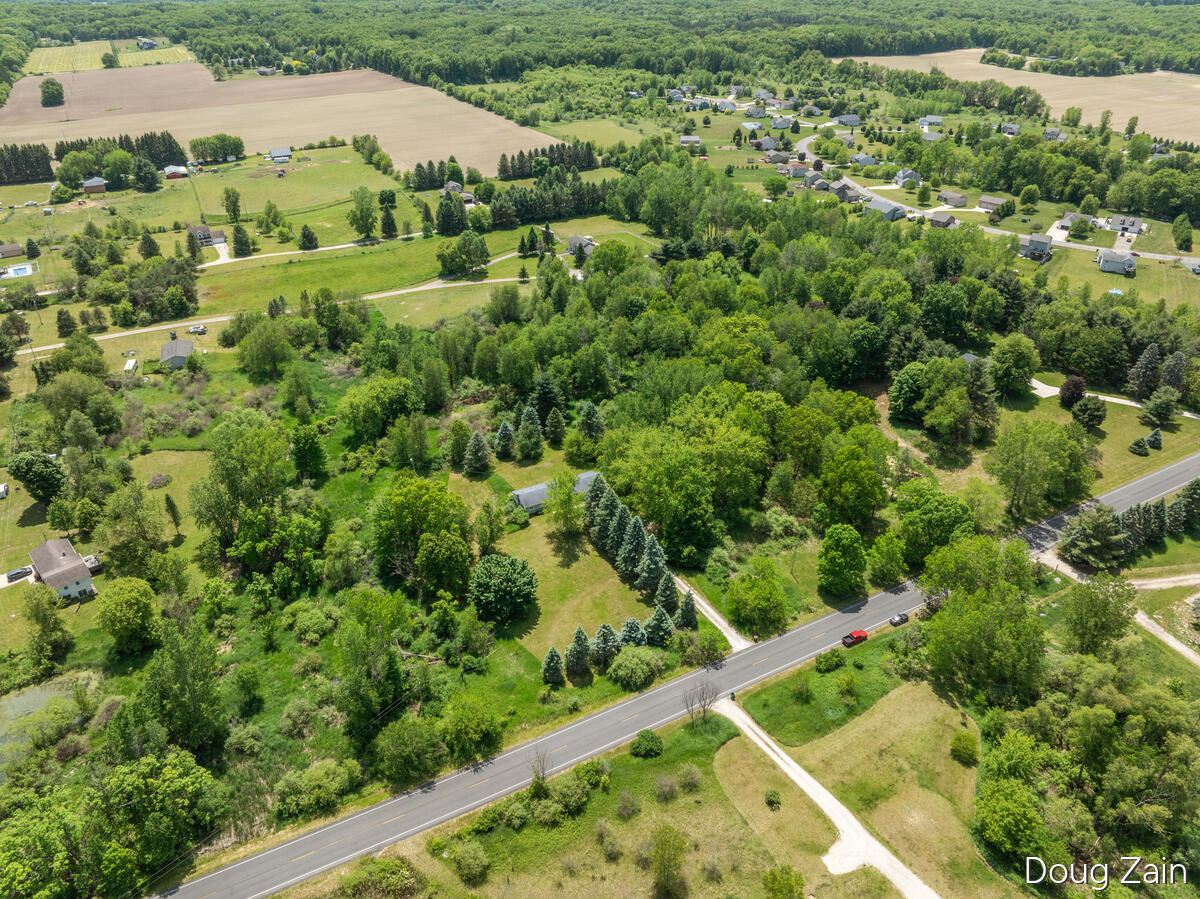 9090 11 Mile Road NE Rockford MI 49341