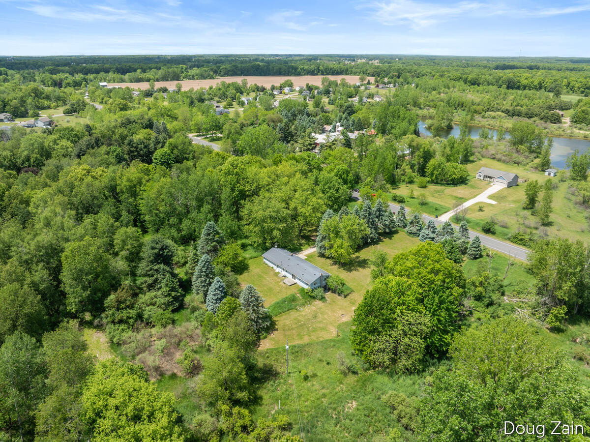 9090 11 Mile Road NE Rockford MI 49341