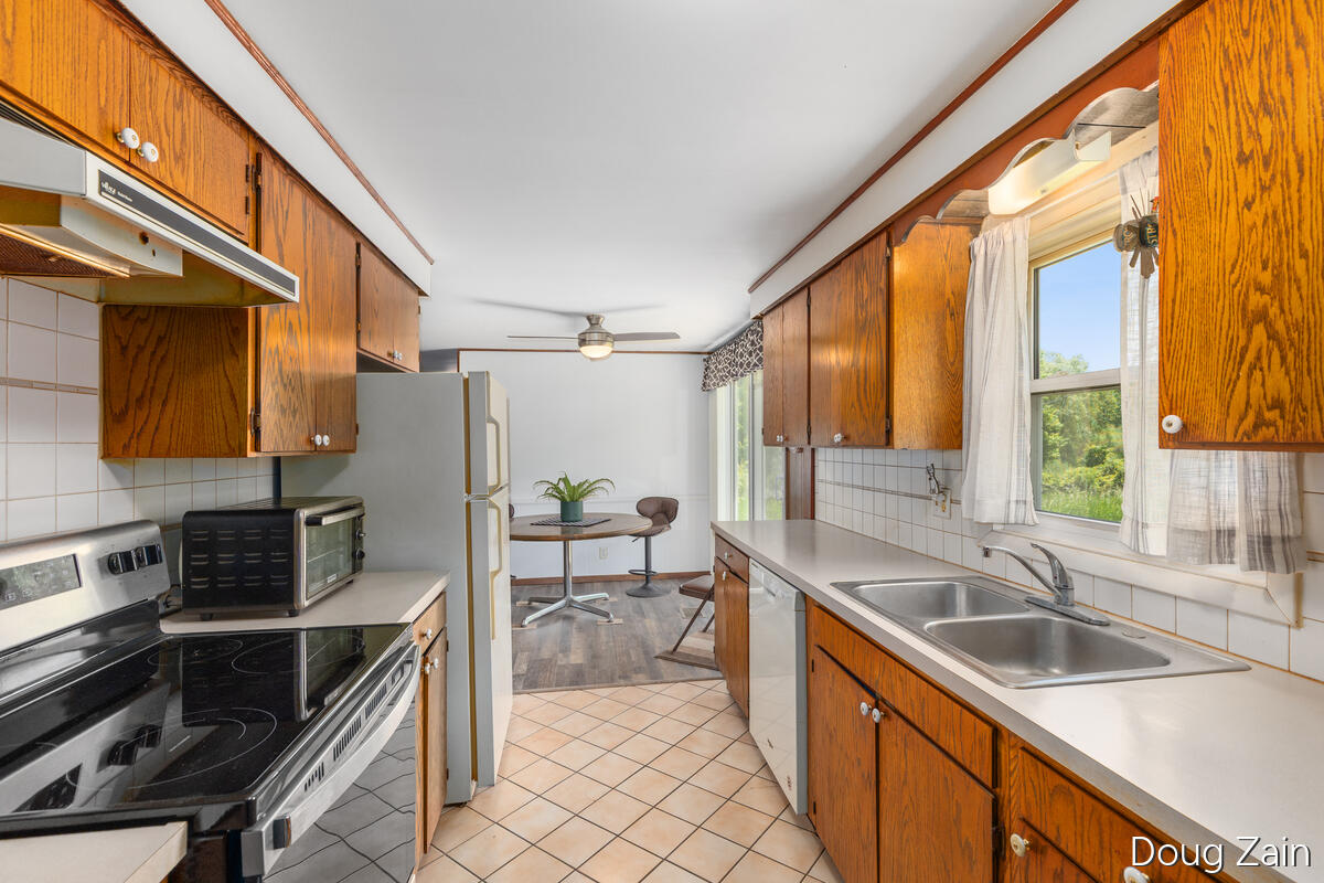 9090 11 Mile Road NE Rockford MI 49341