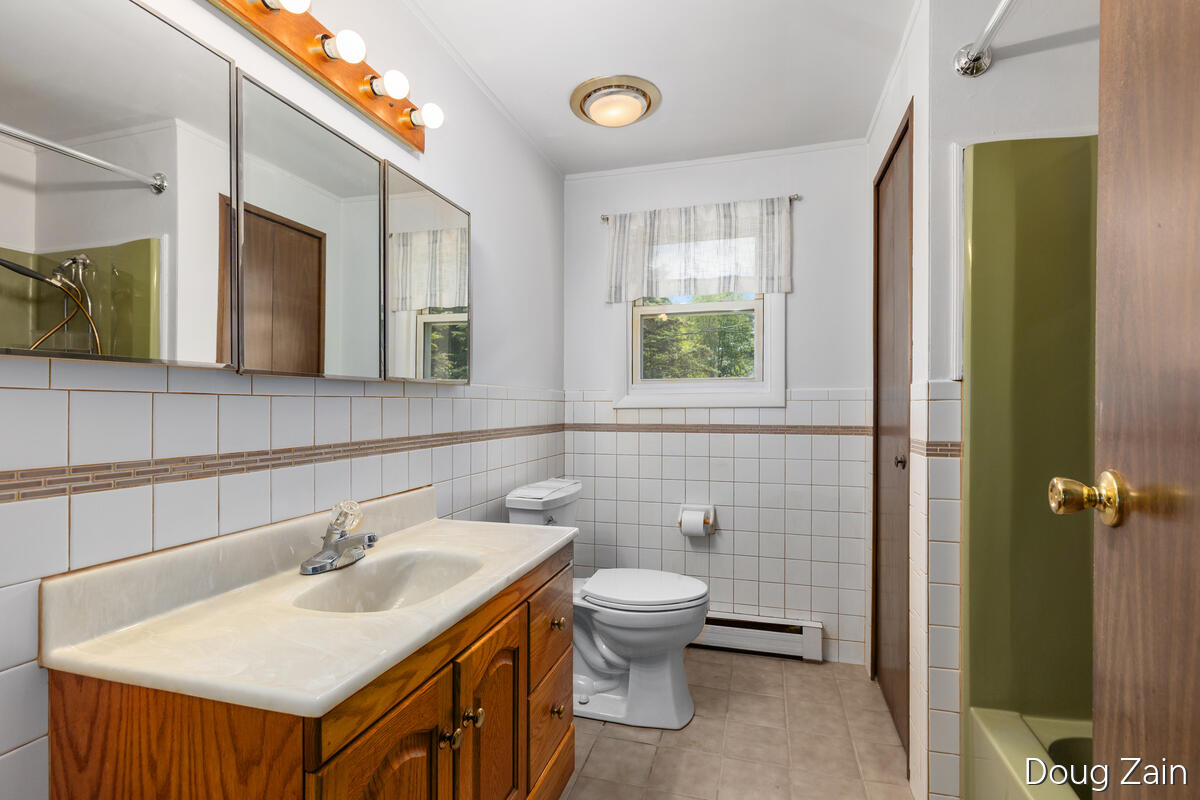 9090 11 Mile Road NE Rockford MI 49341