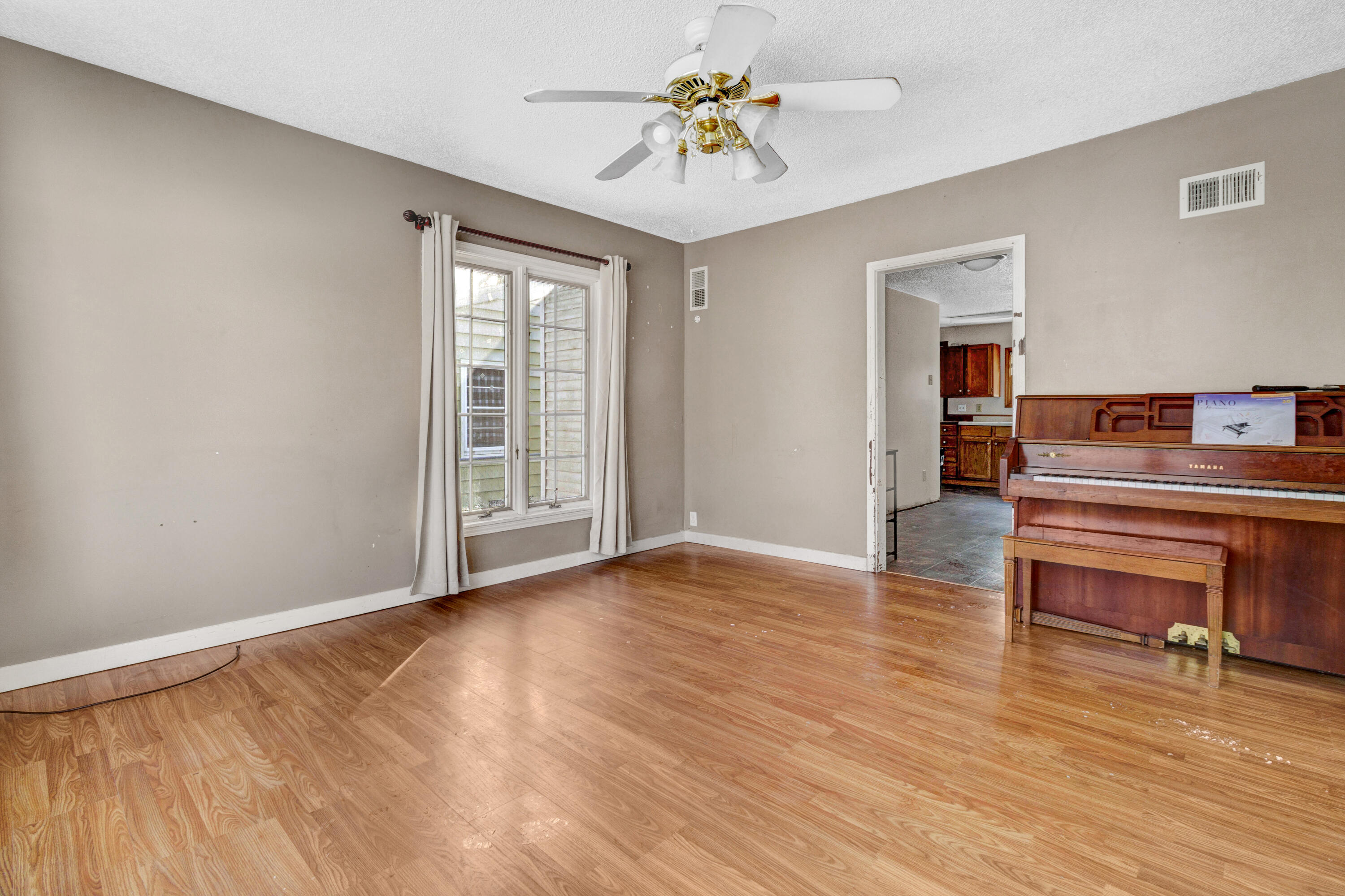 1323 Catherine Avenue Muskegon MI 49442