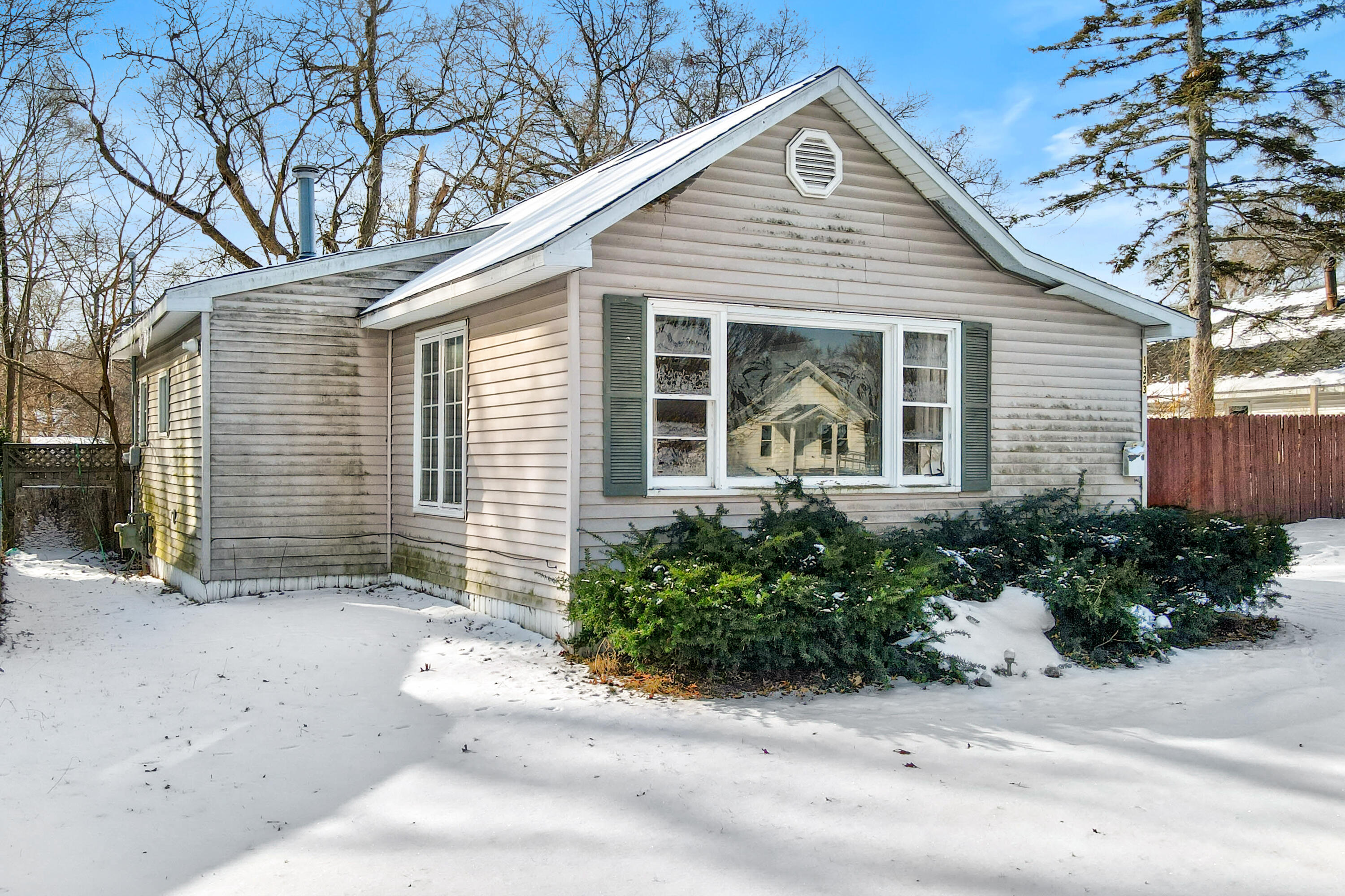 1323 Catherine Avenue Muskegon MI 49442