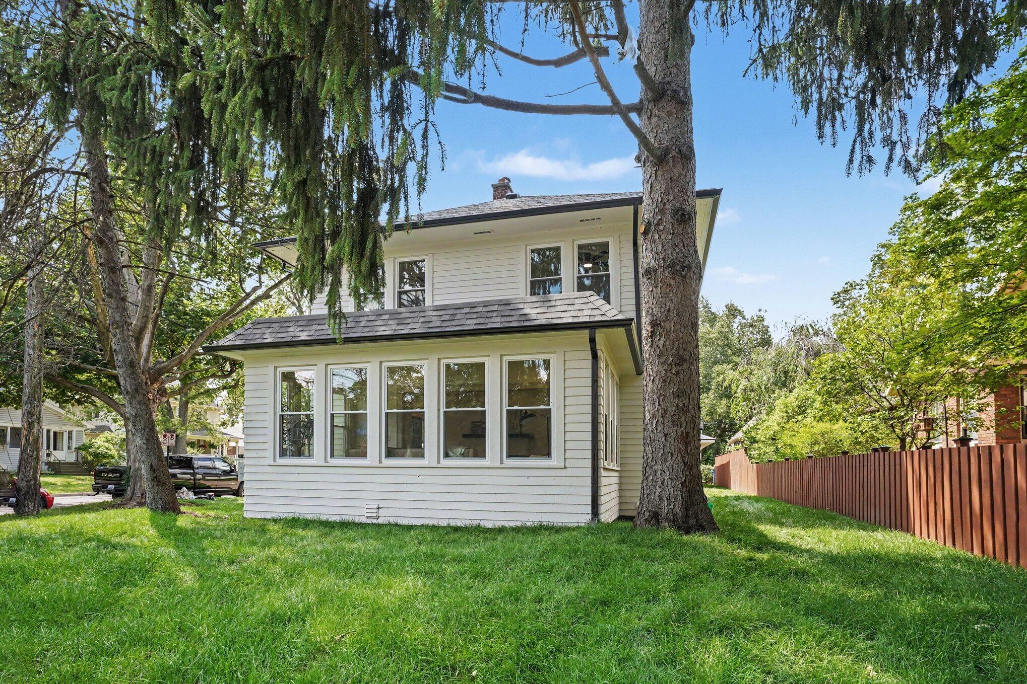 404 Inkster Avenue Kalamazoo MI 49001