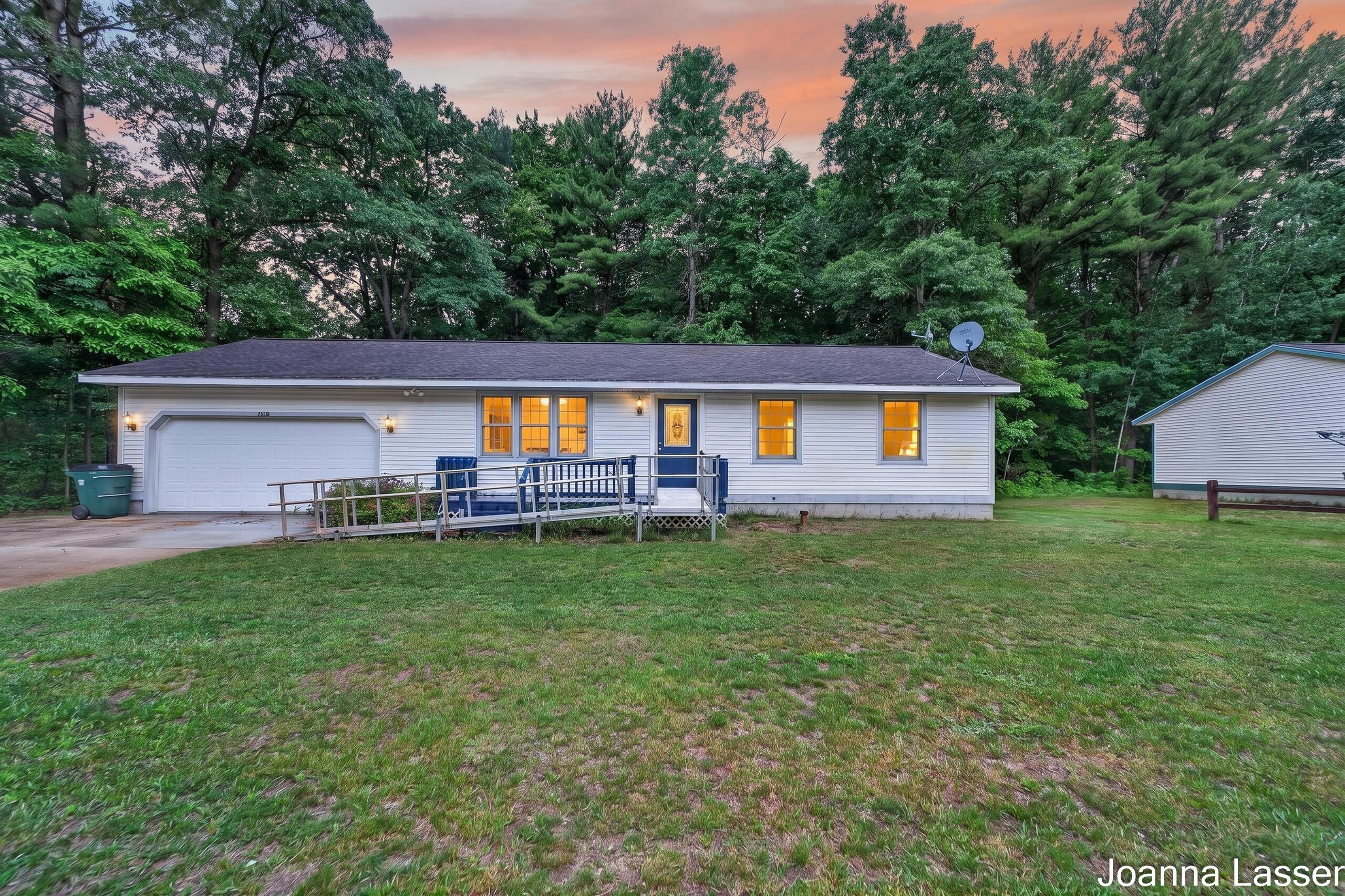 1518 E Mcmillan Road Muskegon MI 49445