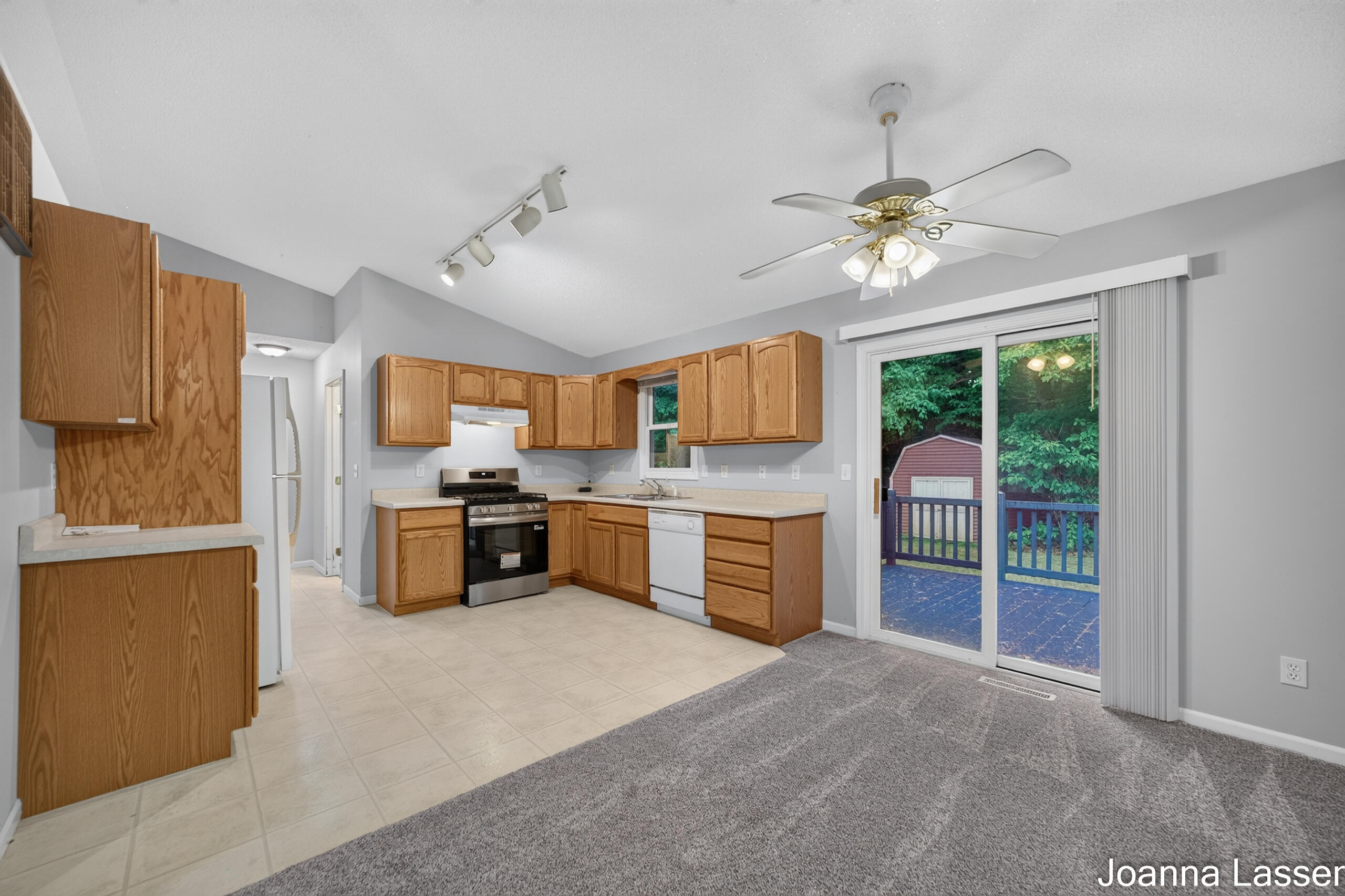 1518 E Mcmillan Road Muskegon MI 49445