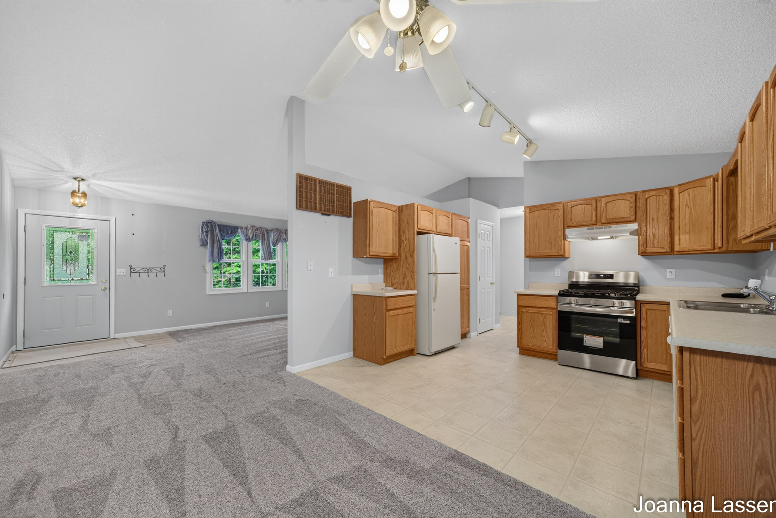 1518 E Mcmillan Road Muskegon MI 49445