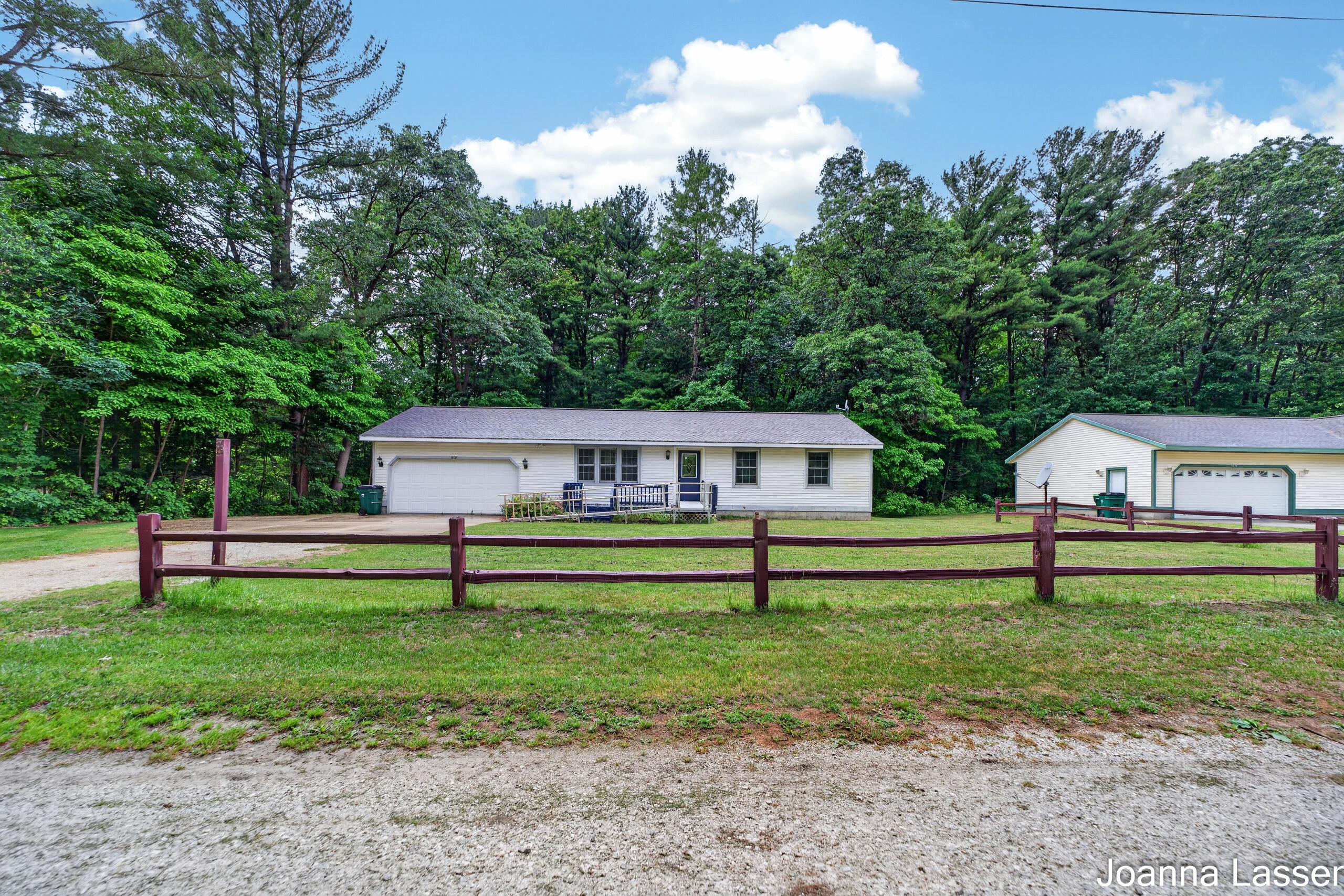 1518 E Mcmillan Road Muskegon MI 49445