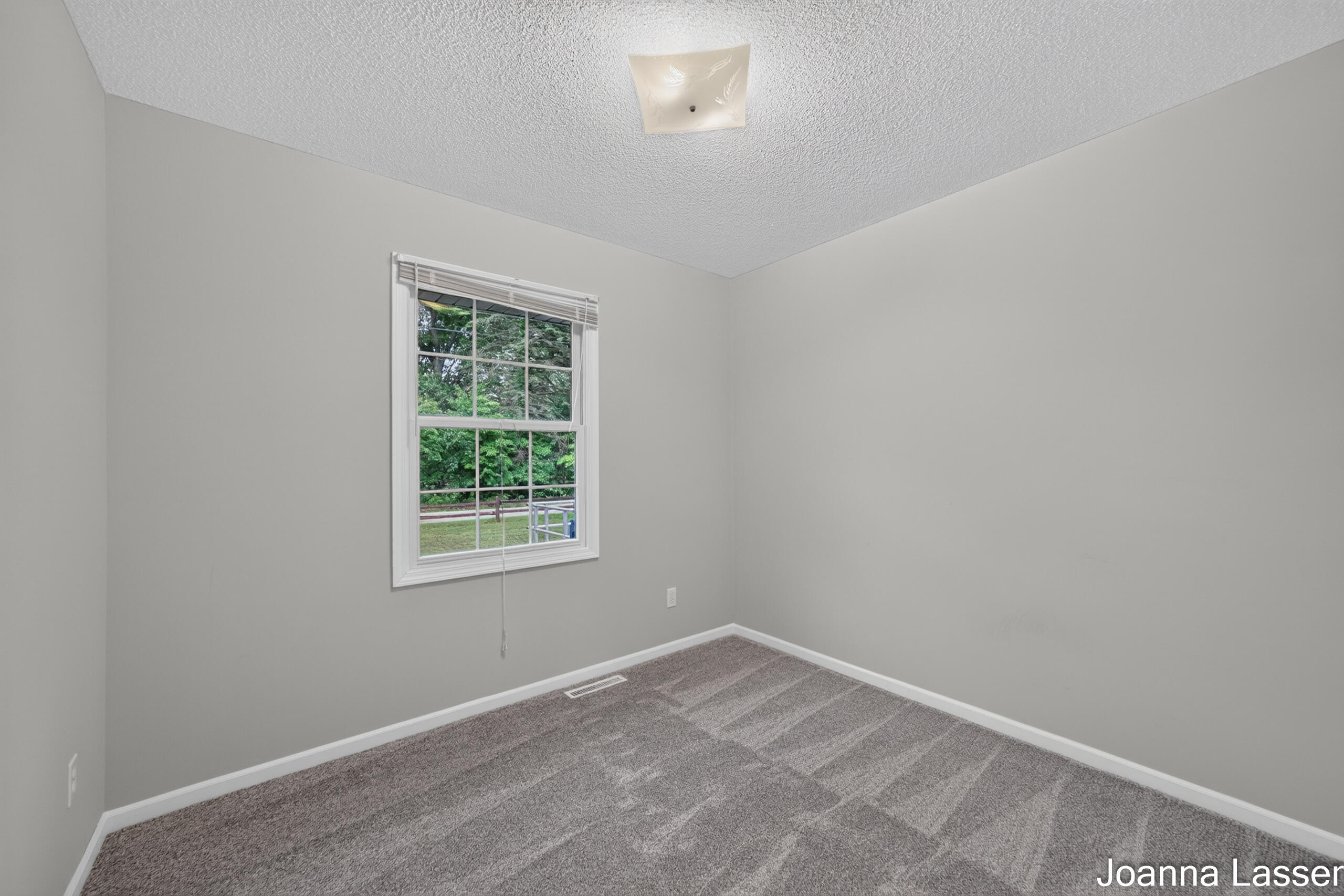 1518 E Mcmillan Road Muskegon MI 49445