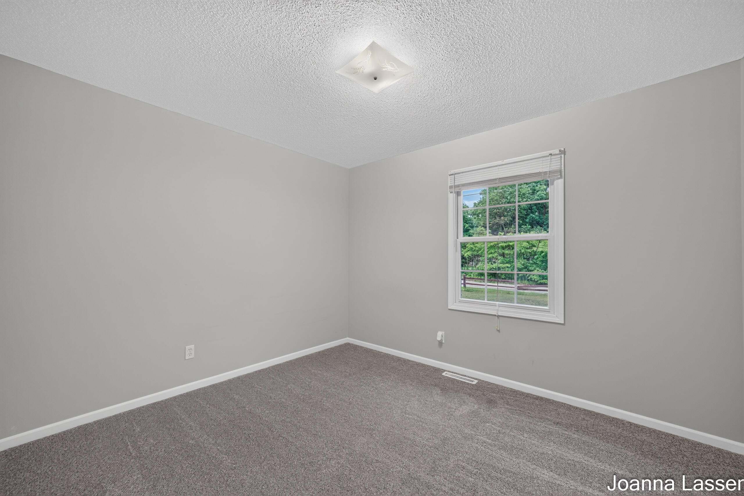 1518 E Mcmillan Road Muskegon MI 49445