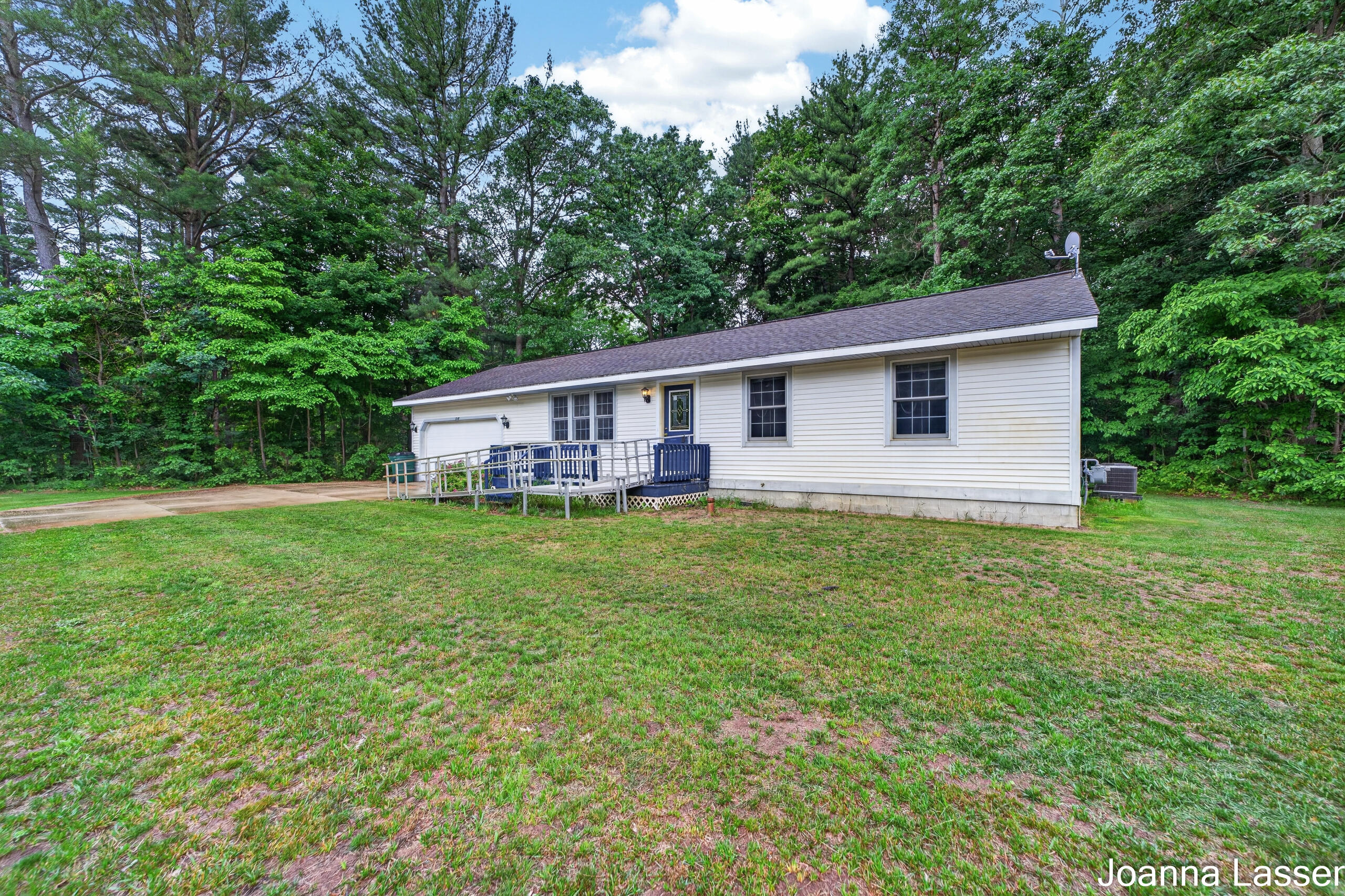 1518 E Mcmillan Road Muskegon MI 49445